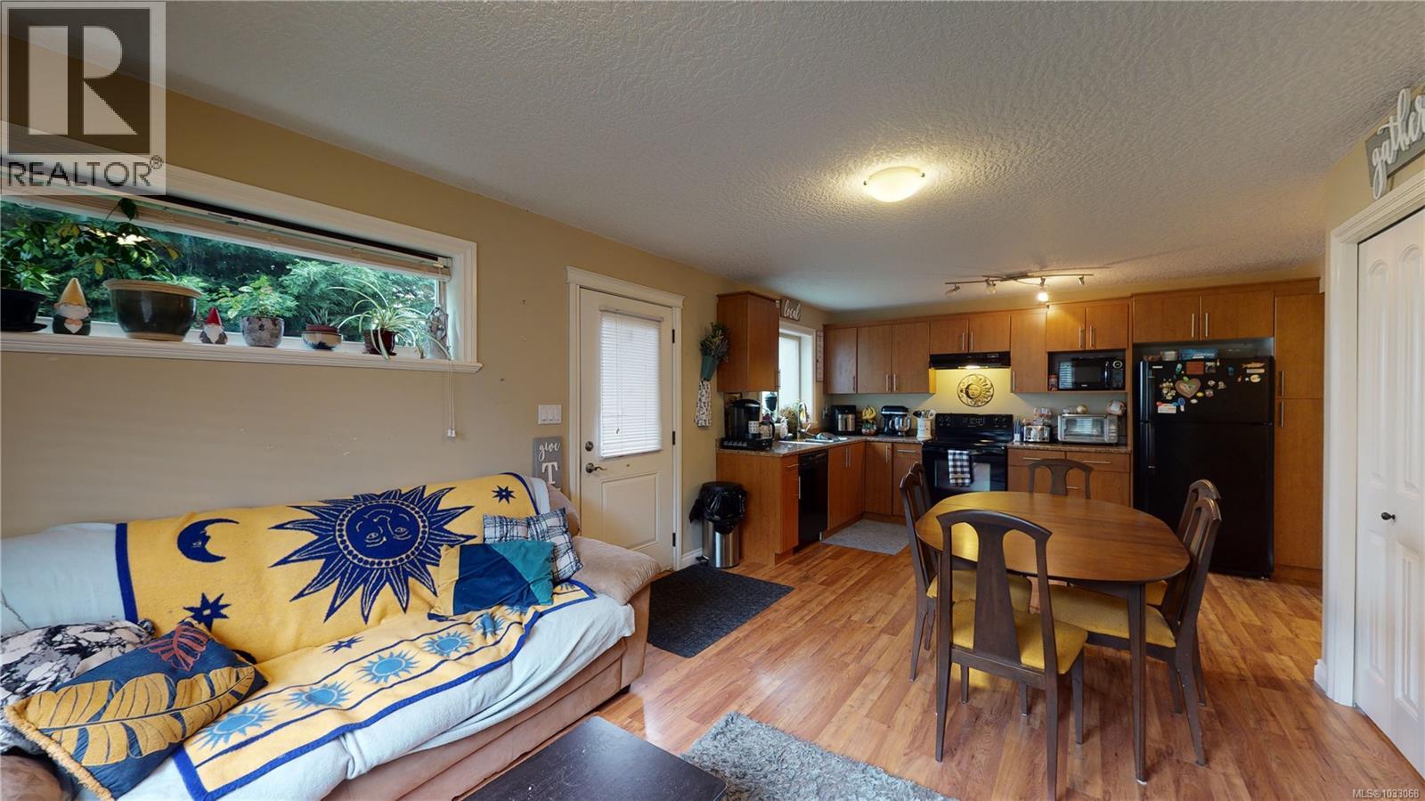  2411 Caffery Place, Sooke