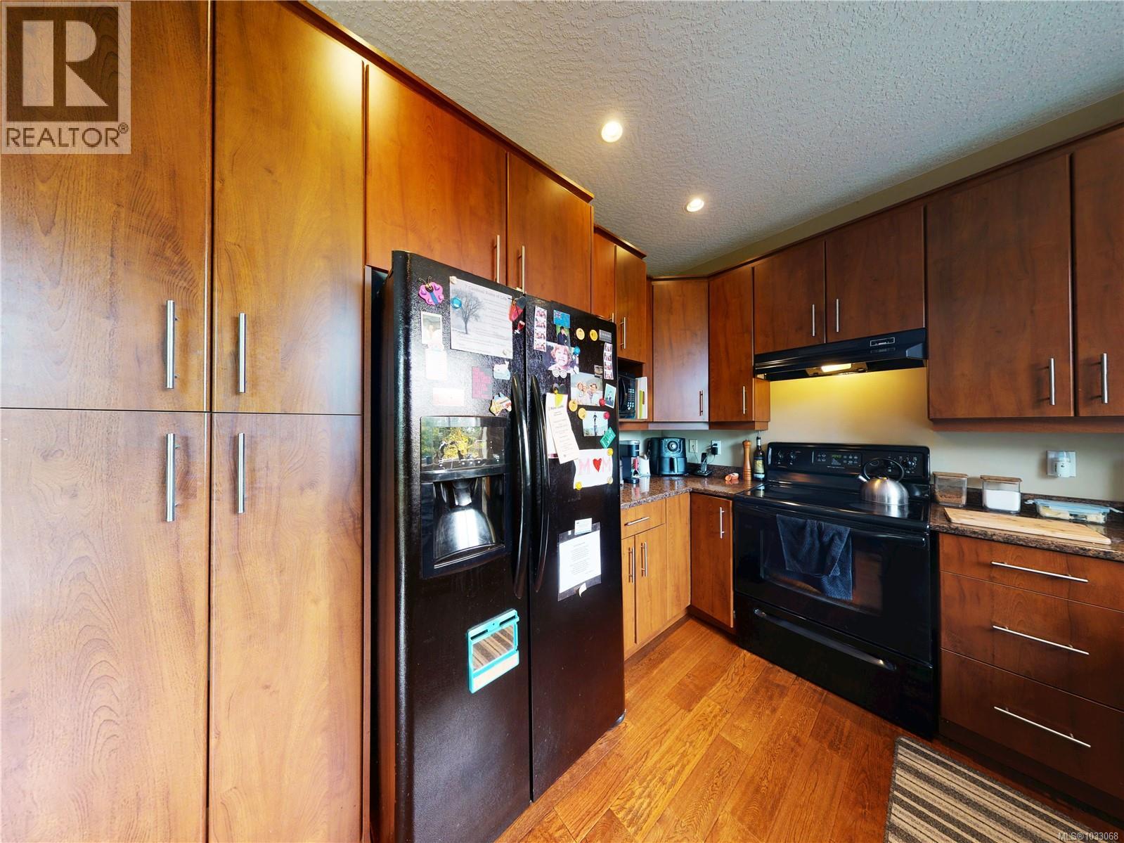  2411 Caffery Place, Sooke