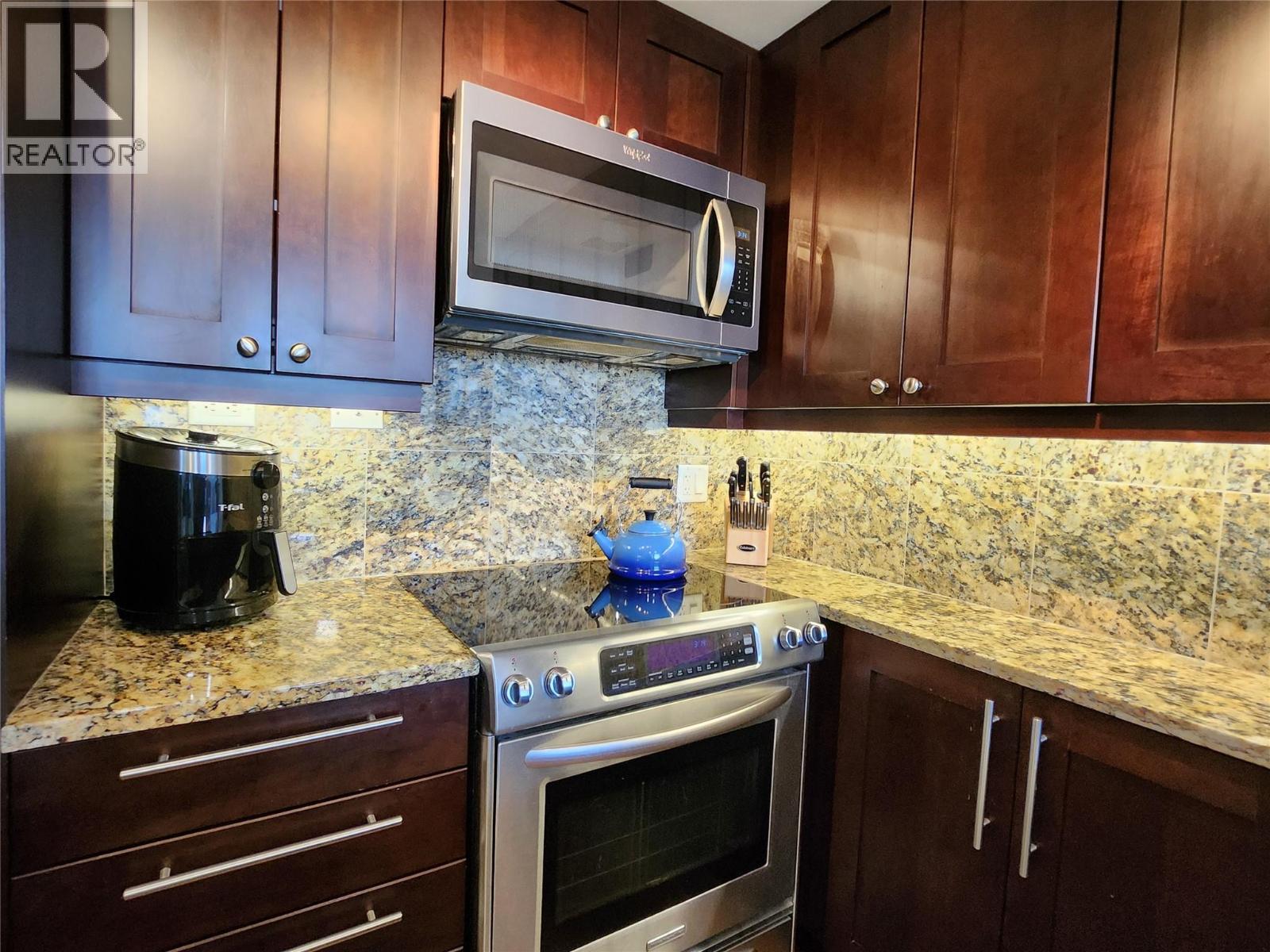 1406 75 Martin Street, Penticton