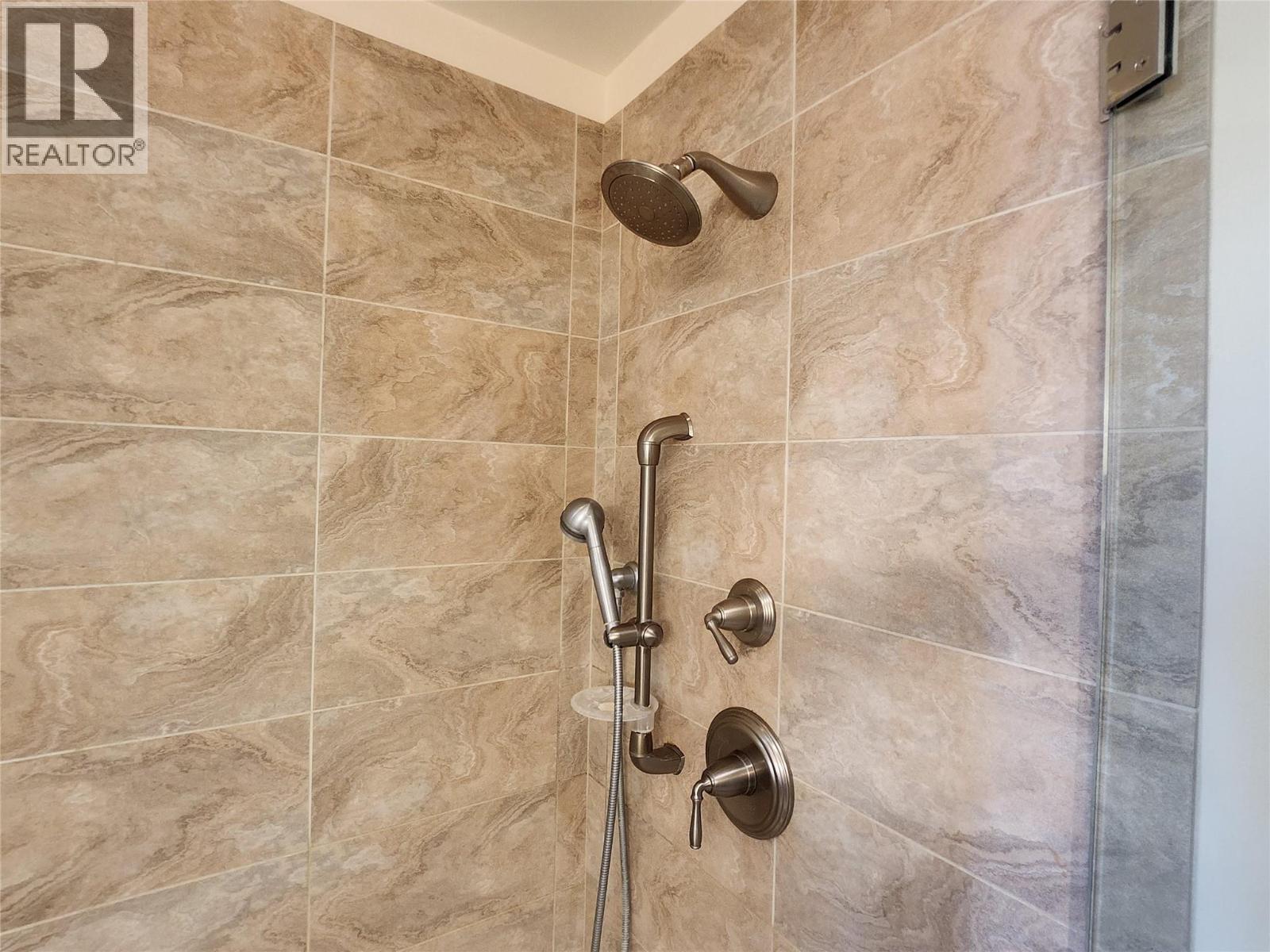 1406 75 Martin Street, Penticton