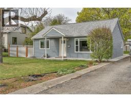  985 Moosejaw Street, Penticton