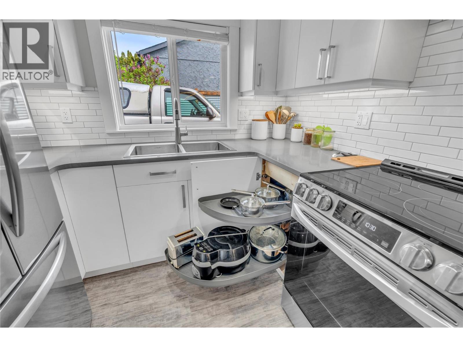  985 Moosejaw Street, Penticton