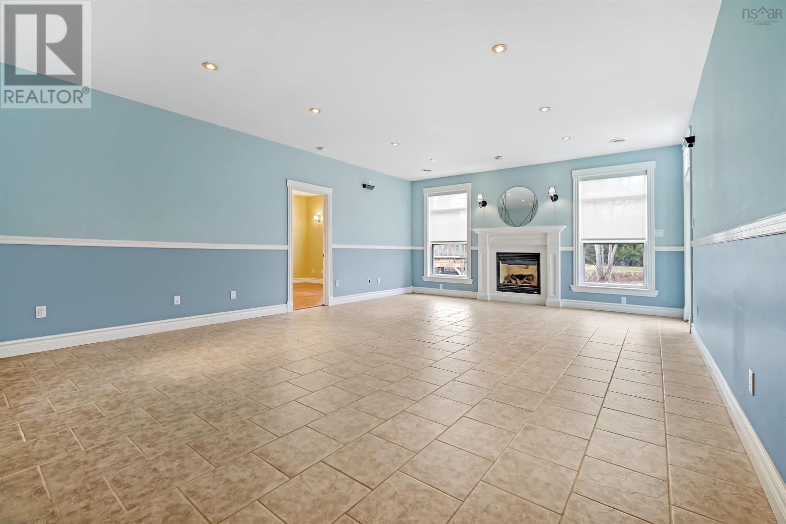 Property 18 of 49 of 103 Sussex Drive