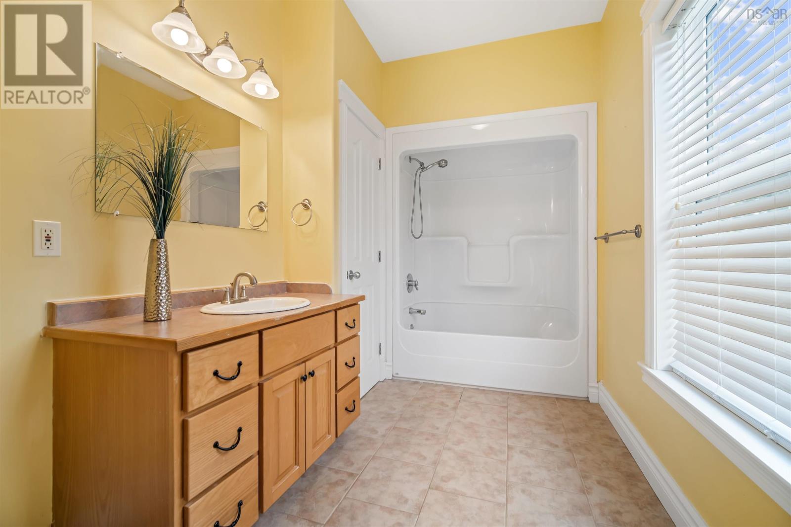 Property 22 of 49 of 103 Sussex Drive