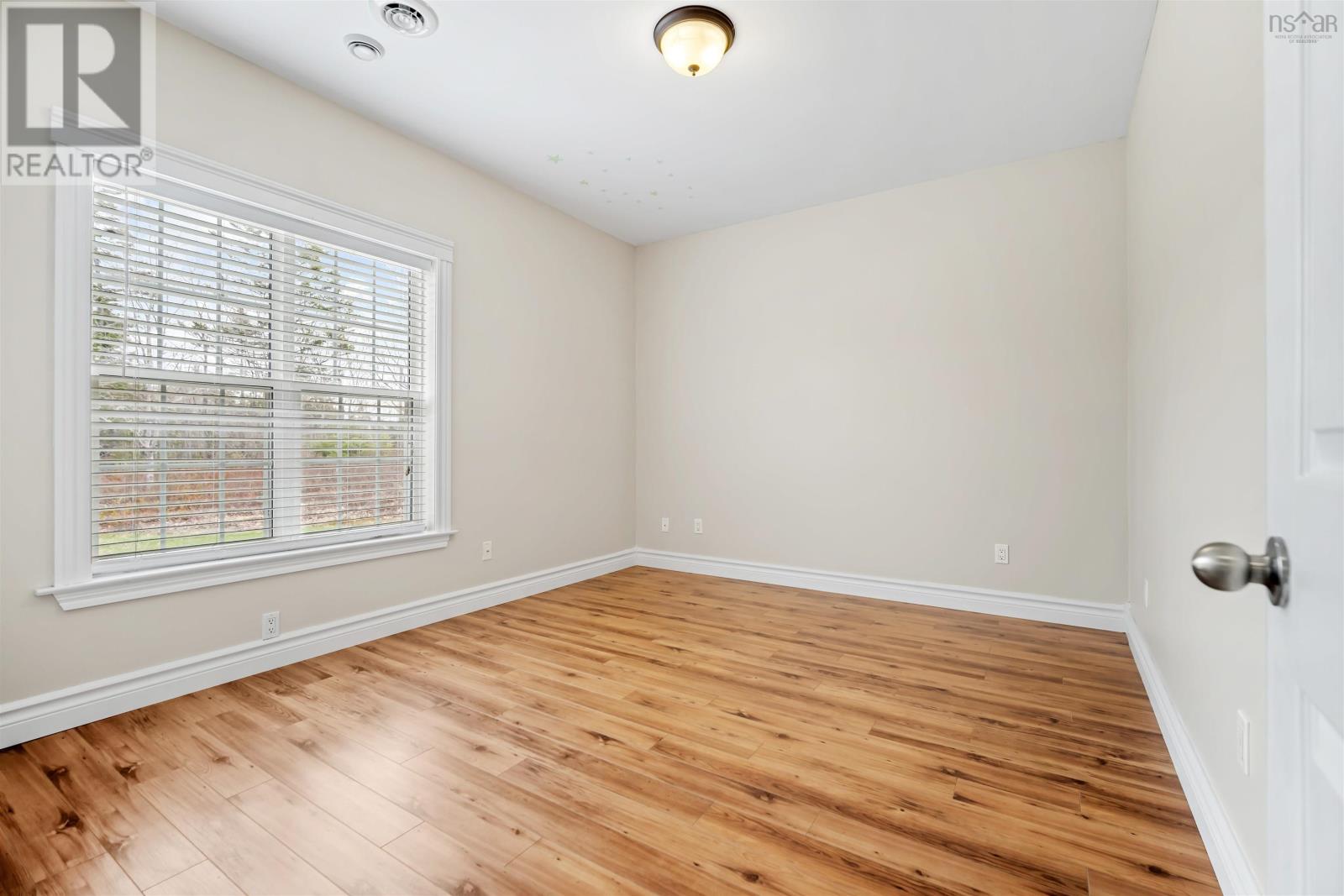 Property 28 of 49 of 103 Sussex Drive