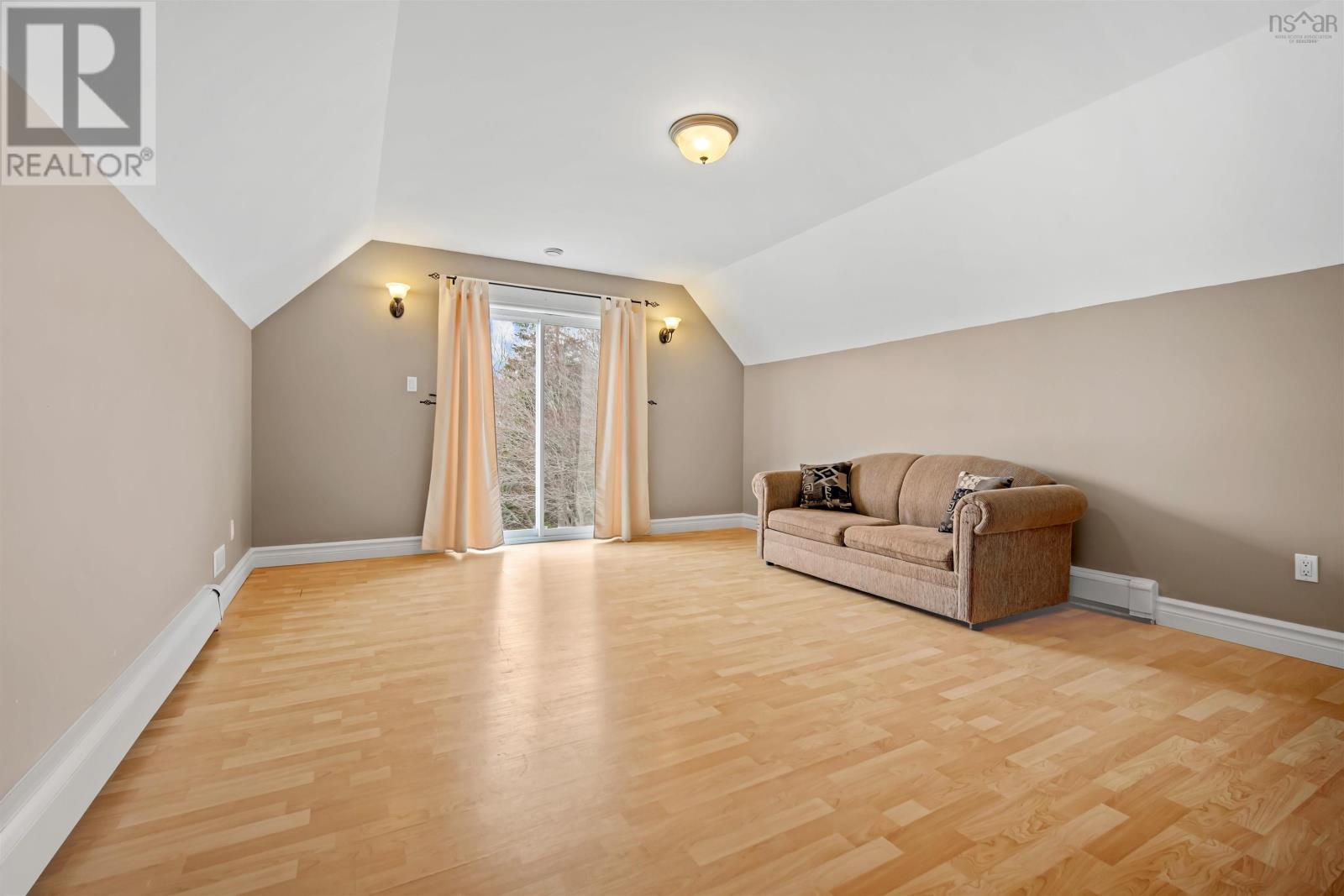 Property 38 of 49 of 103 Sussex Drive