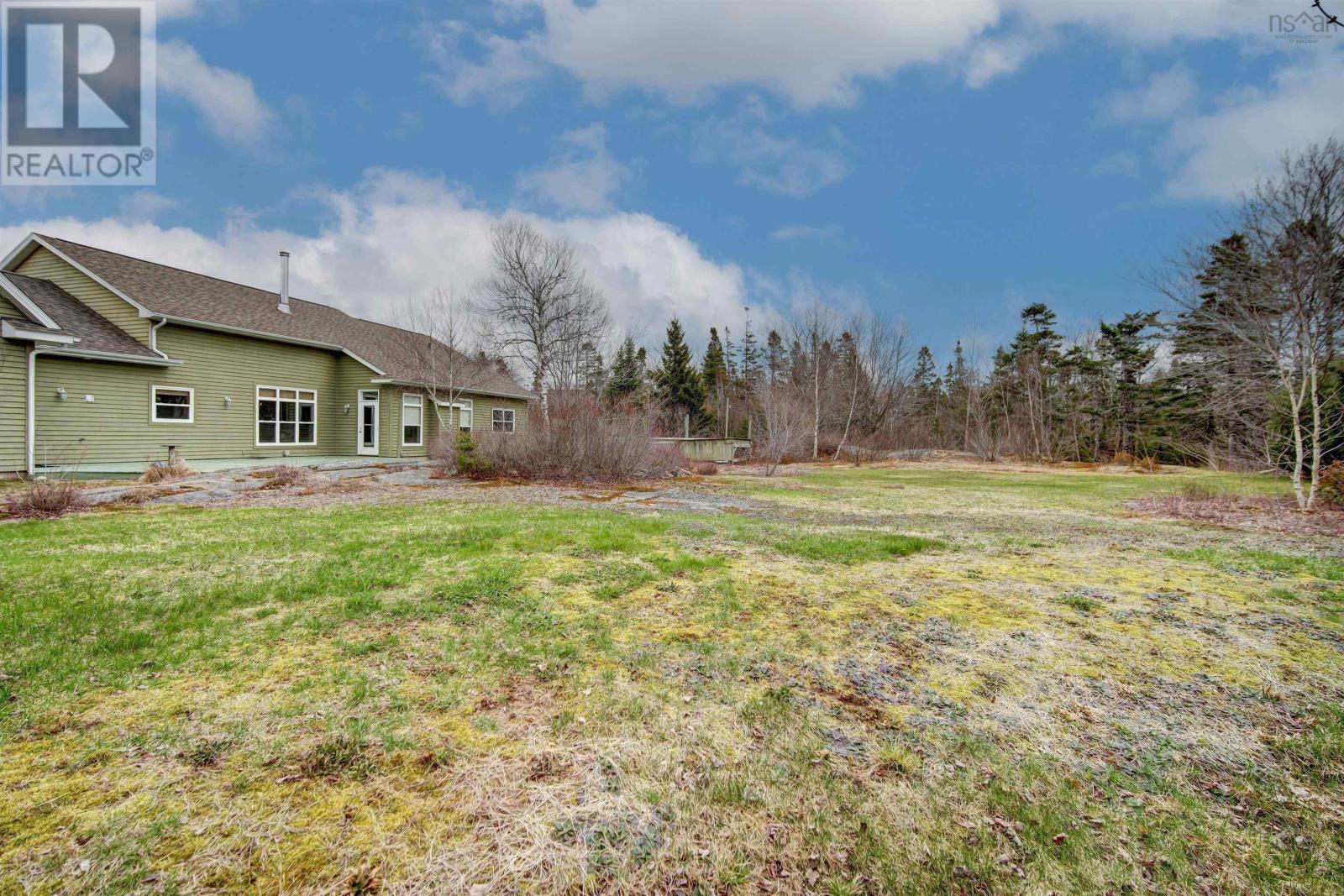 Property 43 of 49 of 103 Sussex Drive