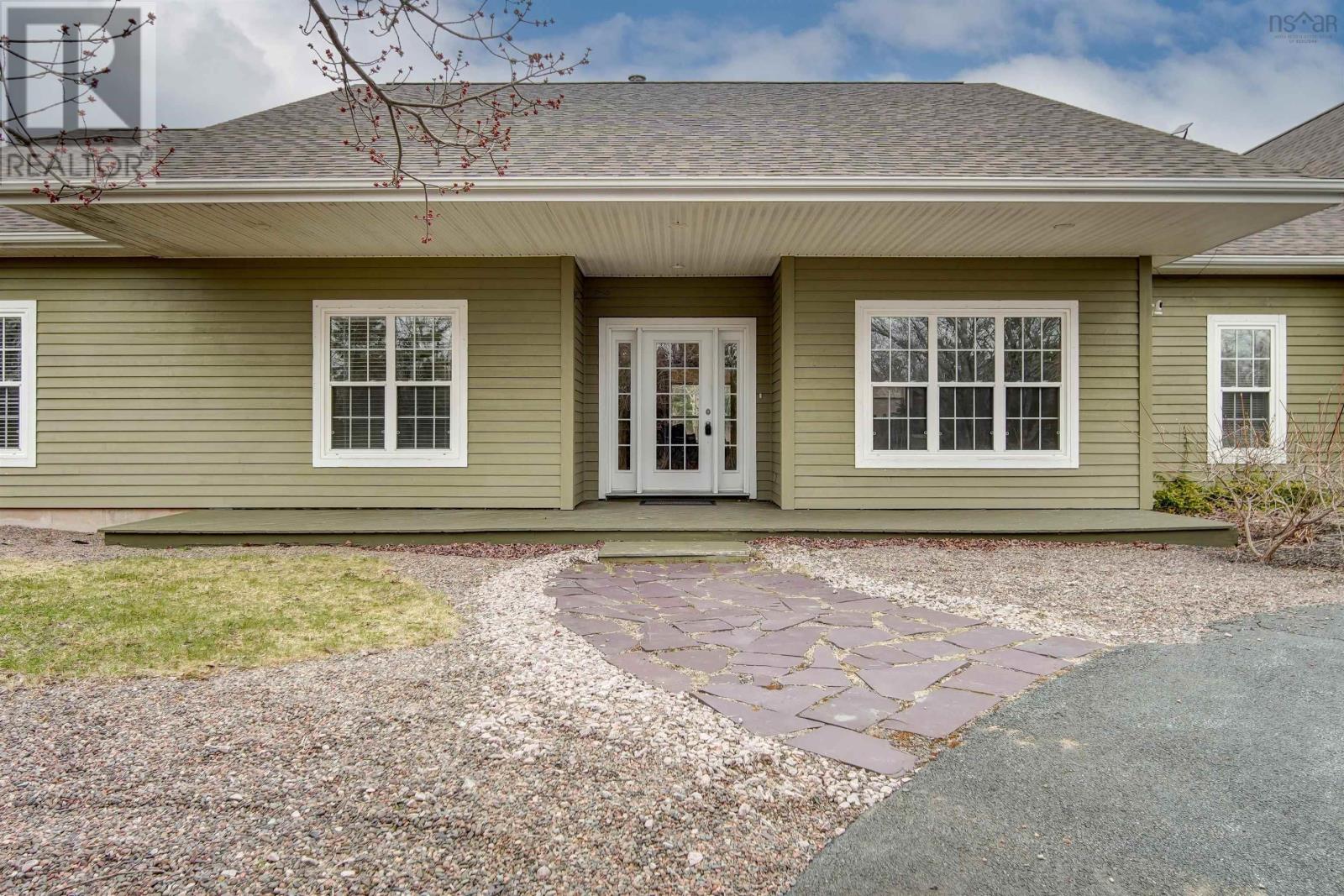 Property 5 of 49 of 103 Sussex Drive