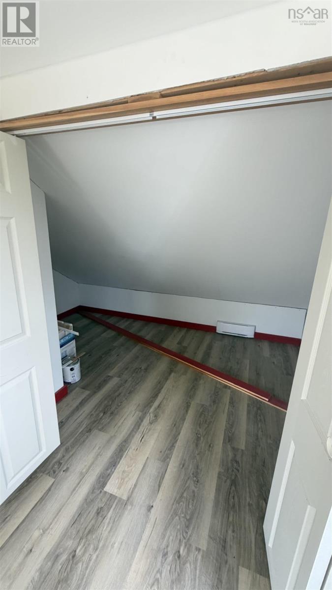 Property 11 of 21 of 1012  8 Highway