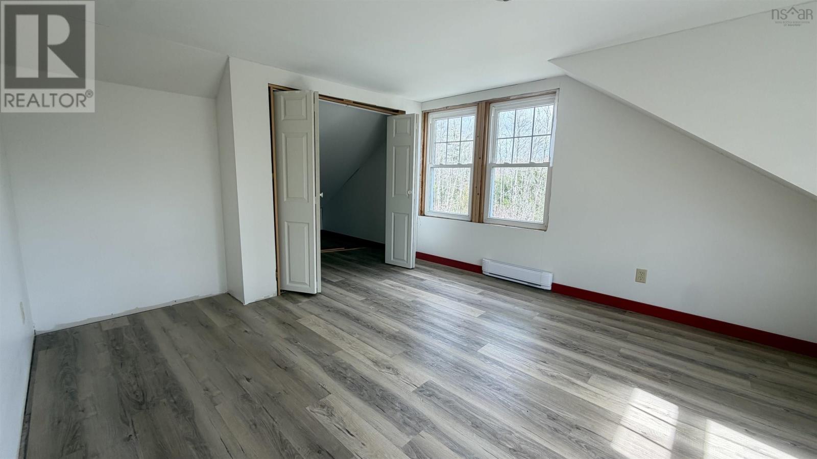 Property 9 of 21 of 1012  8 Highway