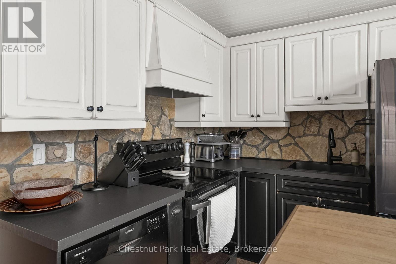 305 SALMON LAKE ROAD — photo 8