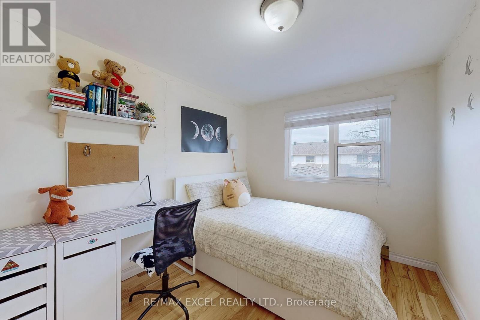 11 SAND FERNWAY - 24