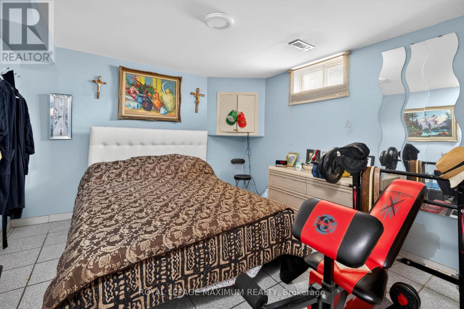3 MUZZO COURT - 32