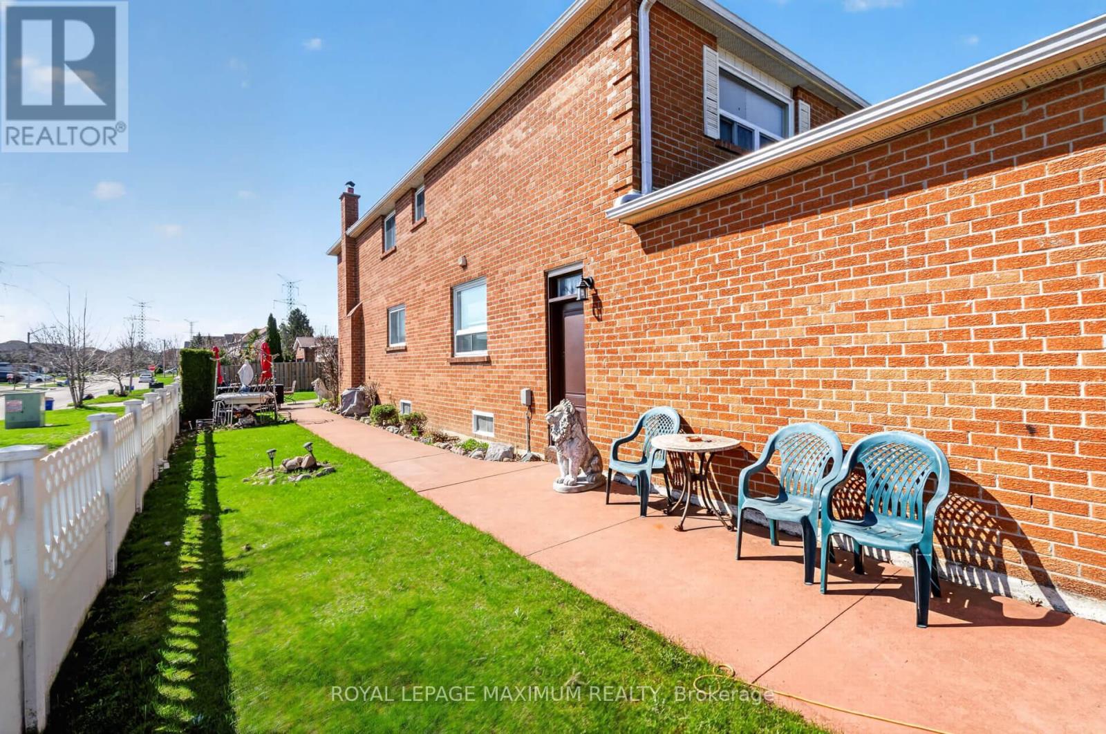 3 MUZZO COURT - 34