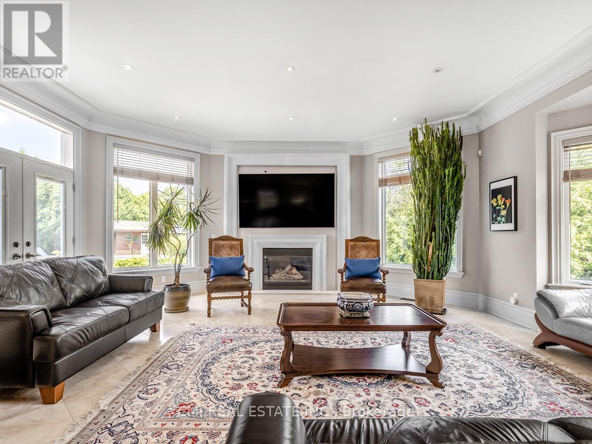 776 WOODLAND ACRES CRESCENT - 24