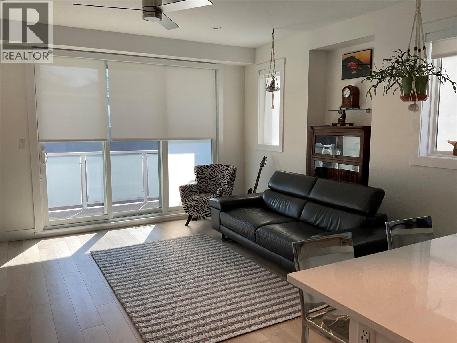 #104 210 Scott Avenue - 6
