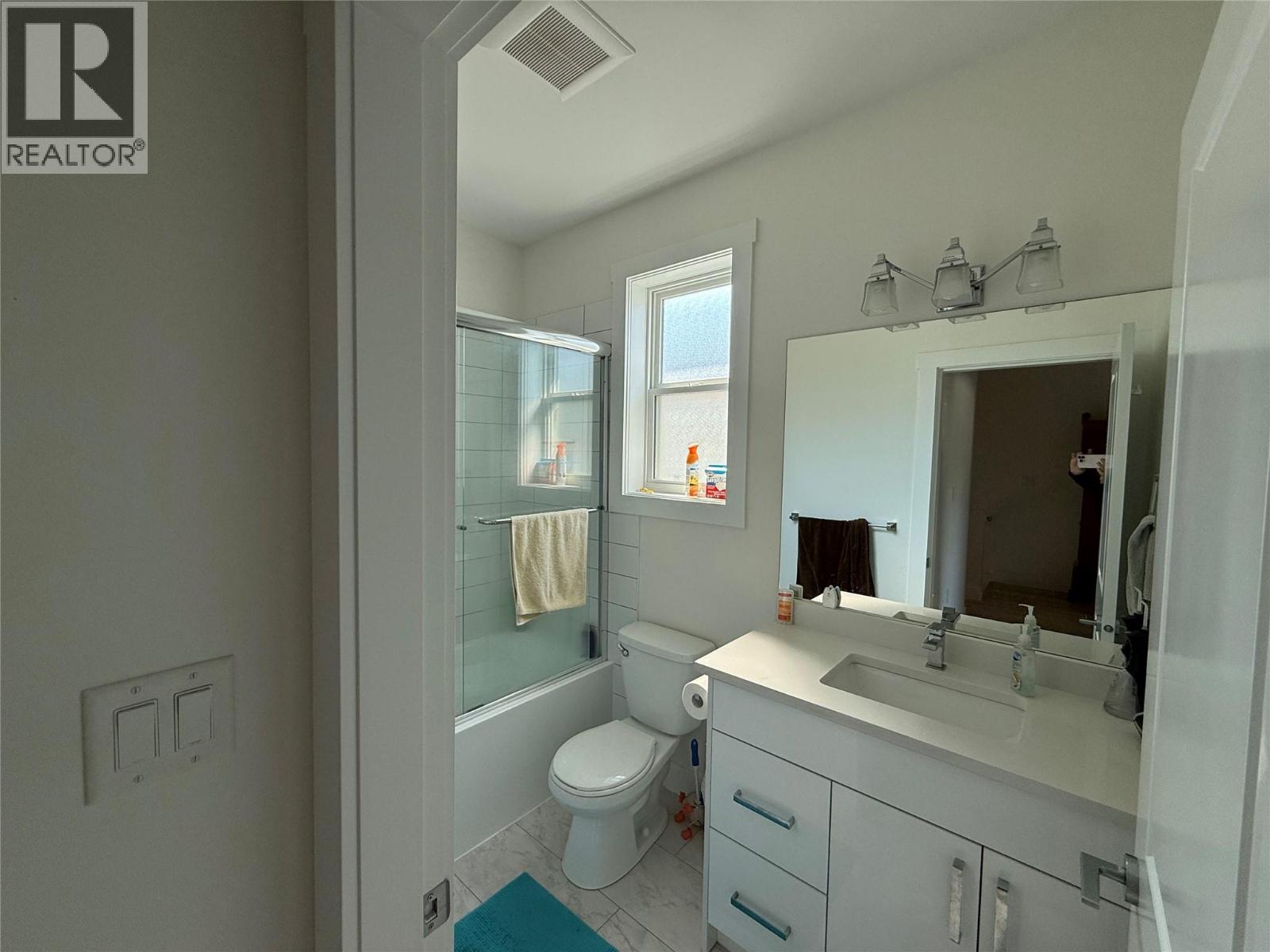#104 210 Scott Avenue - 12