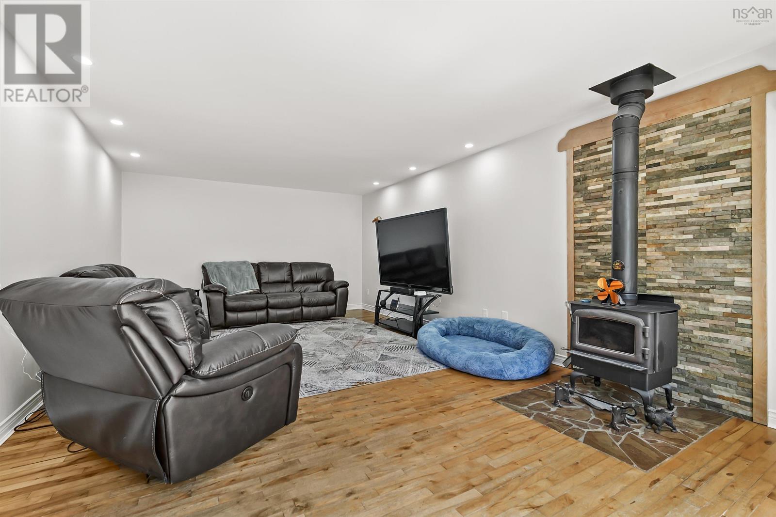 Property 17 of 48 of 14 Shady Vista Drive