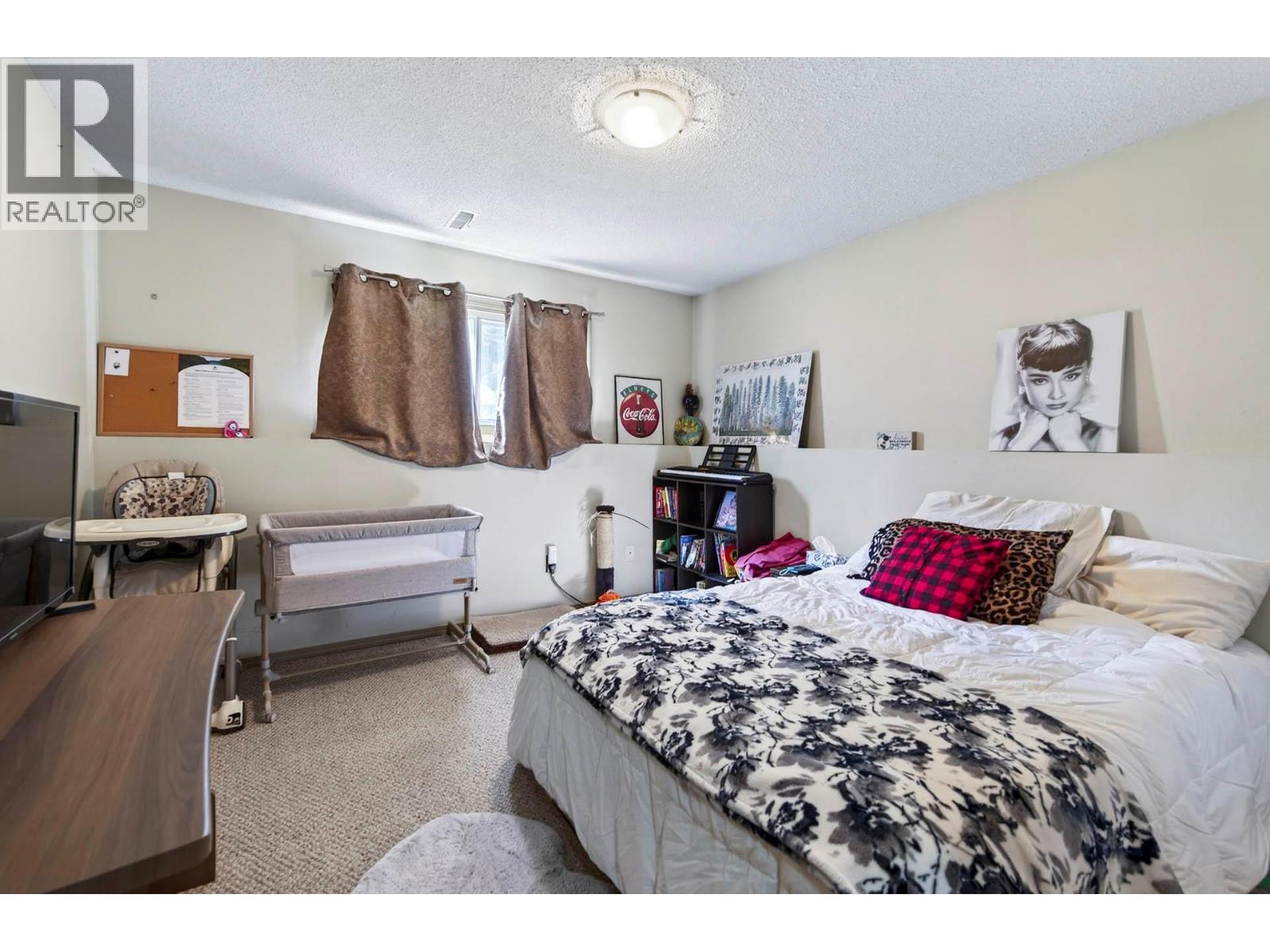 509 Clearwater Valley Road - 18