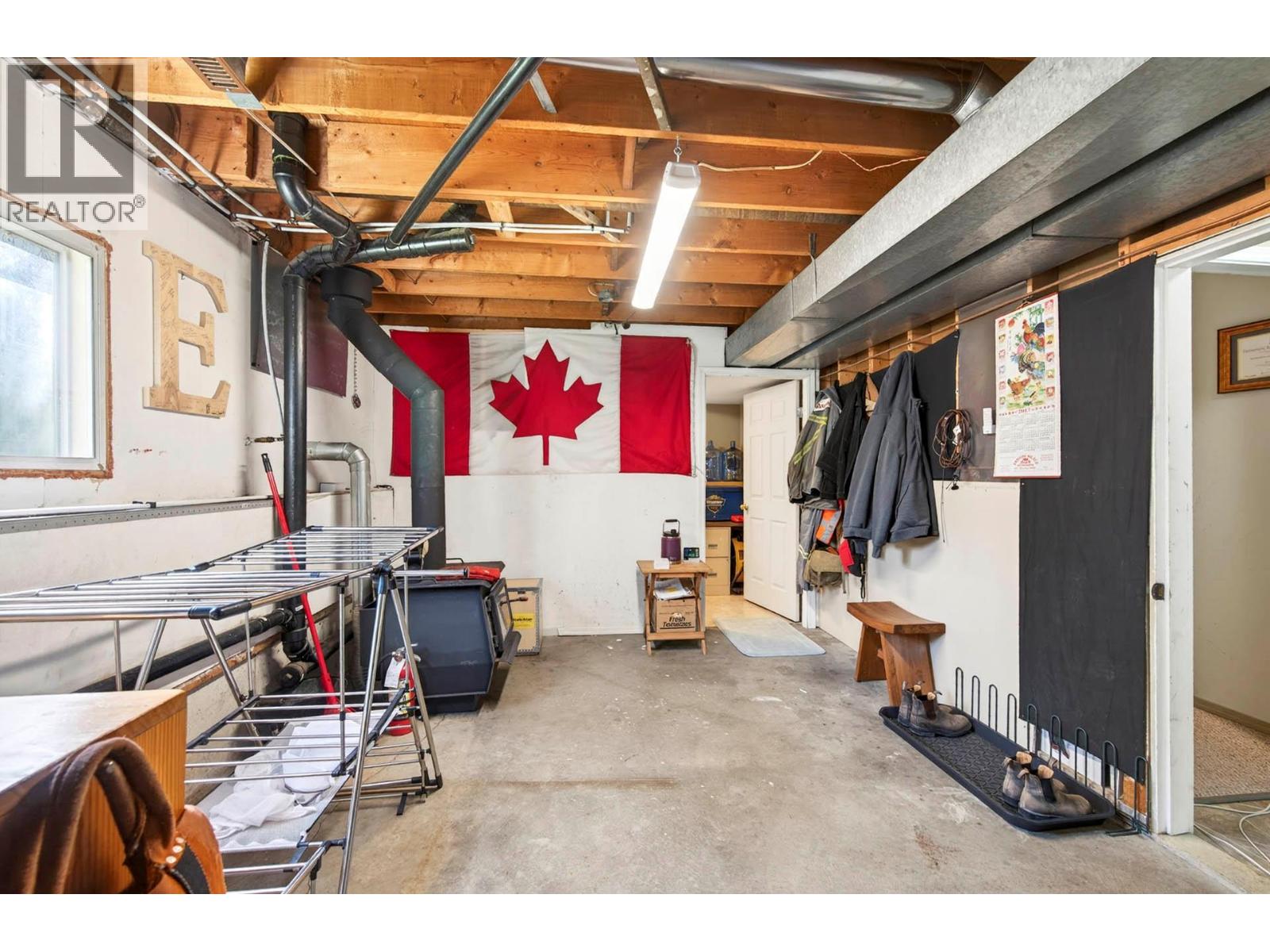 509 Clearwater Valley Road - 27