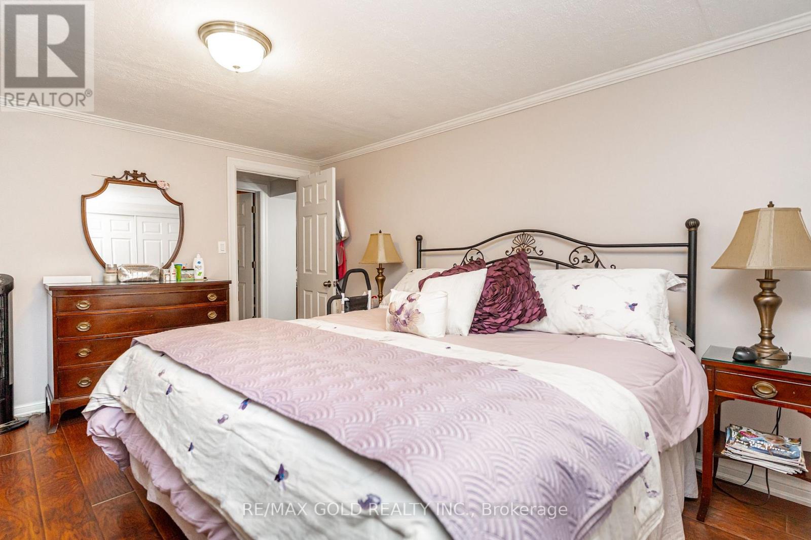 23 DUNSTER CRESCENT - 27