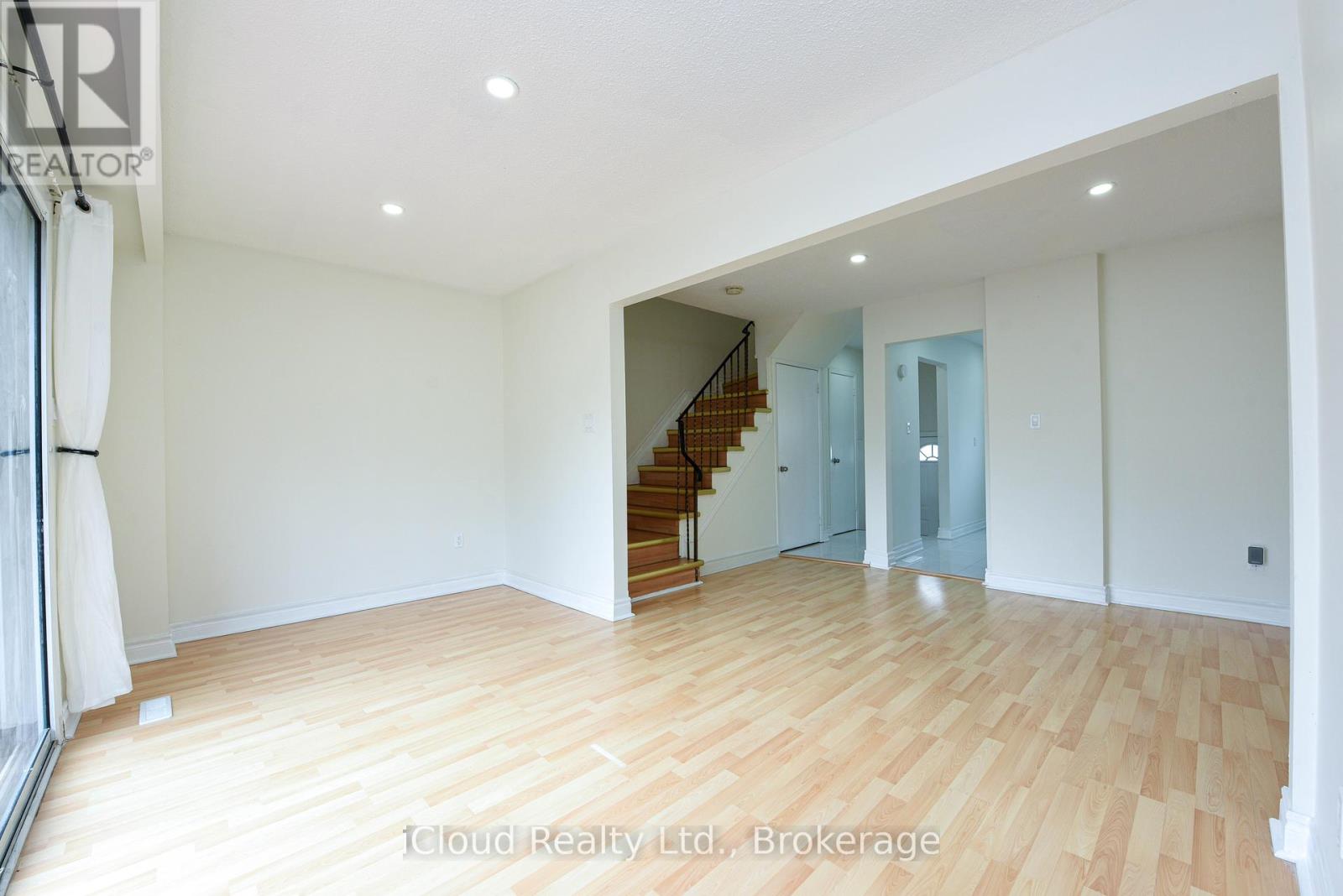 #88 400 MISSISSAUGA VALLEY BOULEVARD - 22