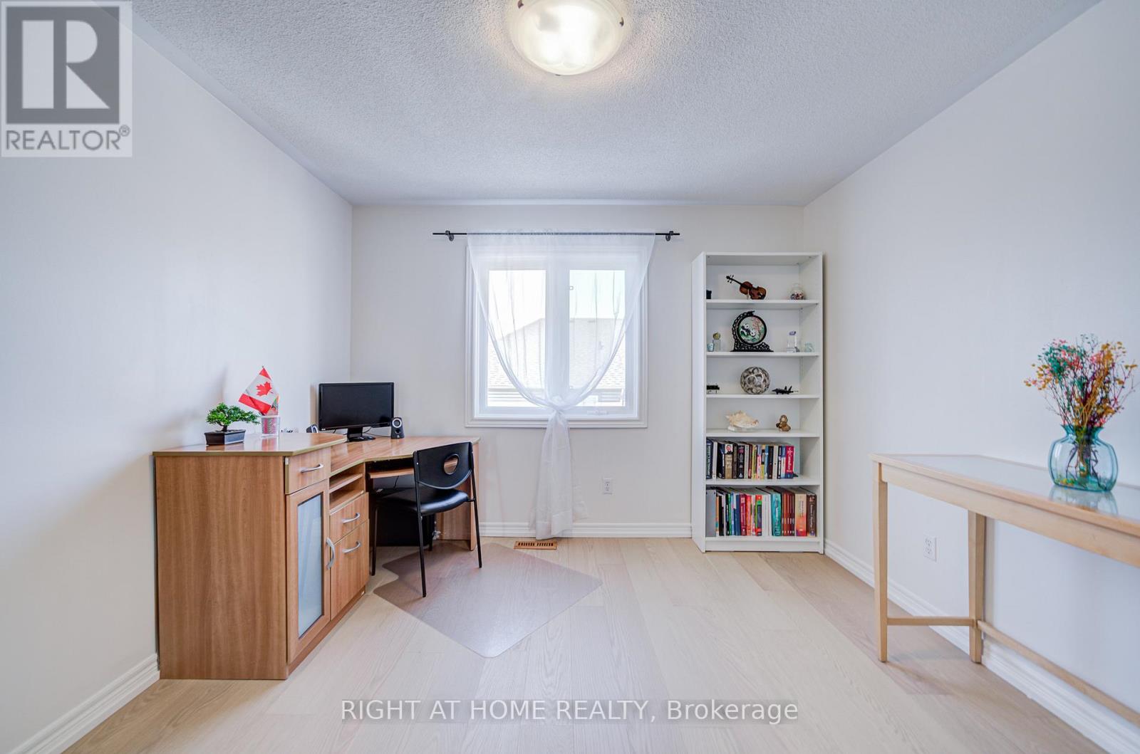 3064 HIGHBOURNE CRESCENT — photo 34