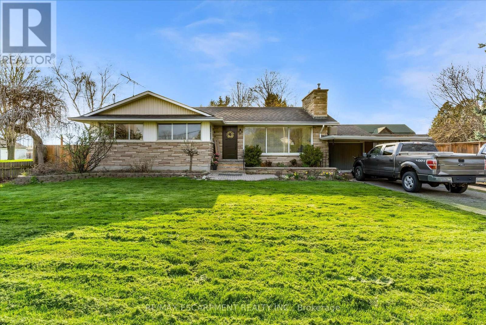 1267 THIRD ST LOUTH - 1