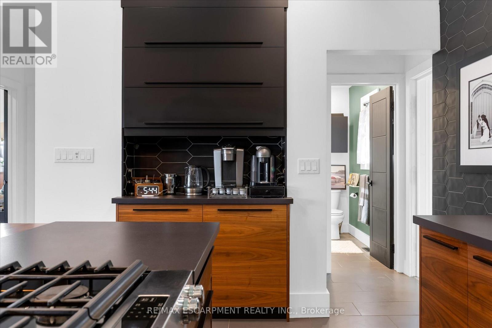 1267 THIRD ST LOUTH - 13