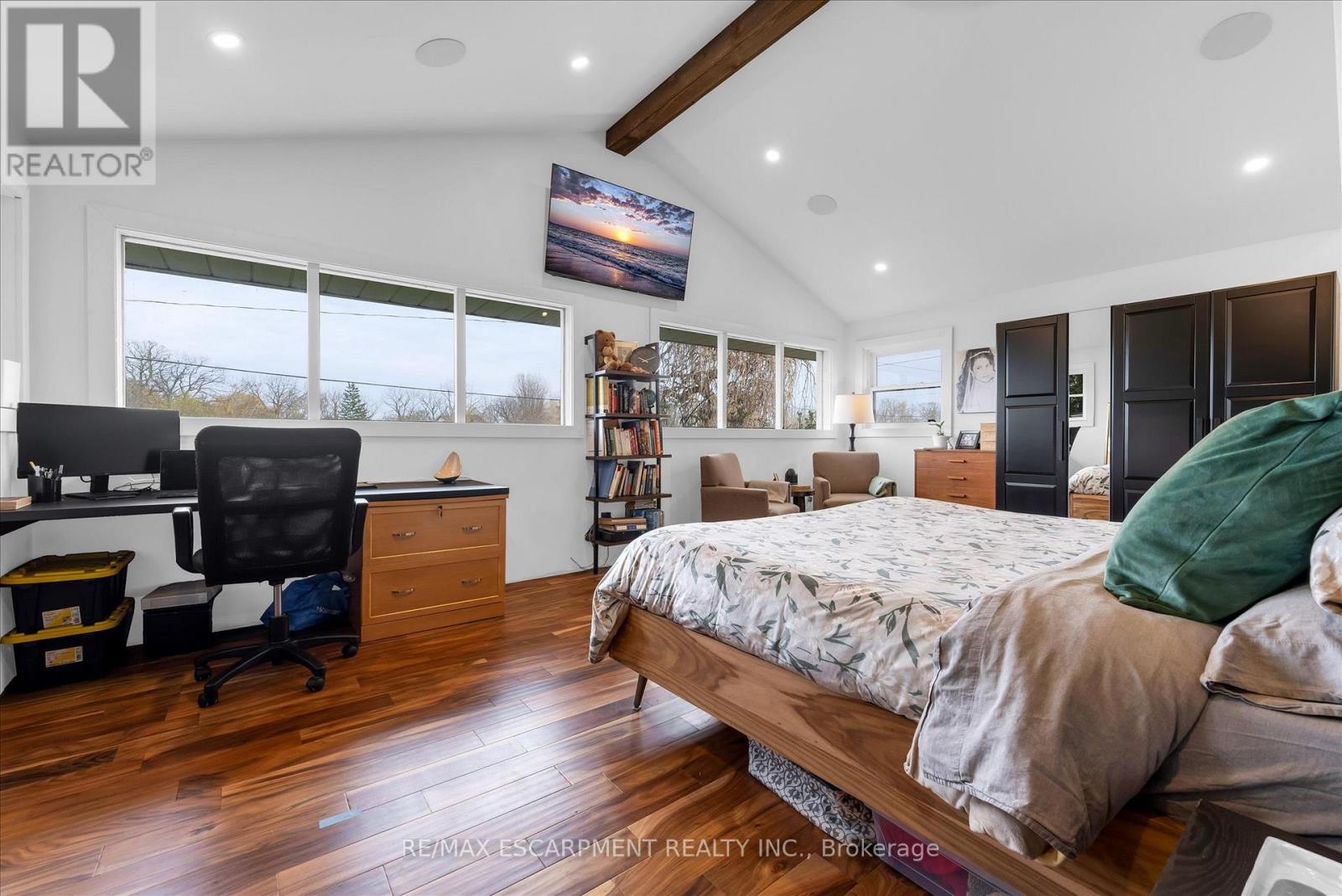 1267 THIRD ST LOUTH - 15