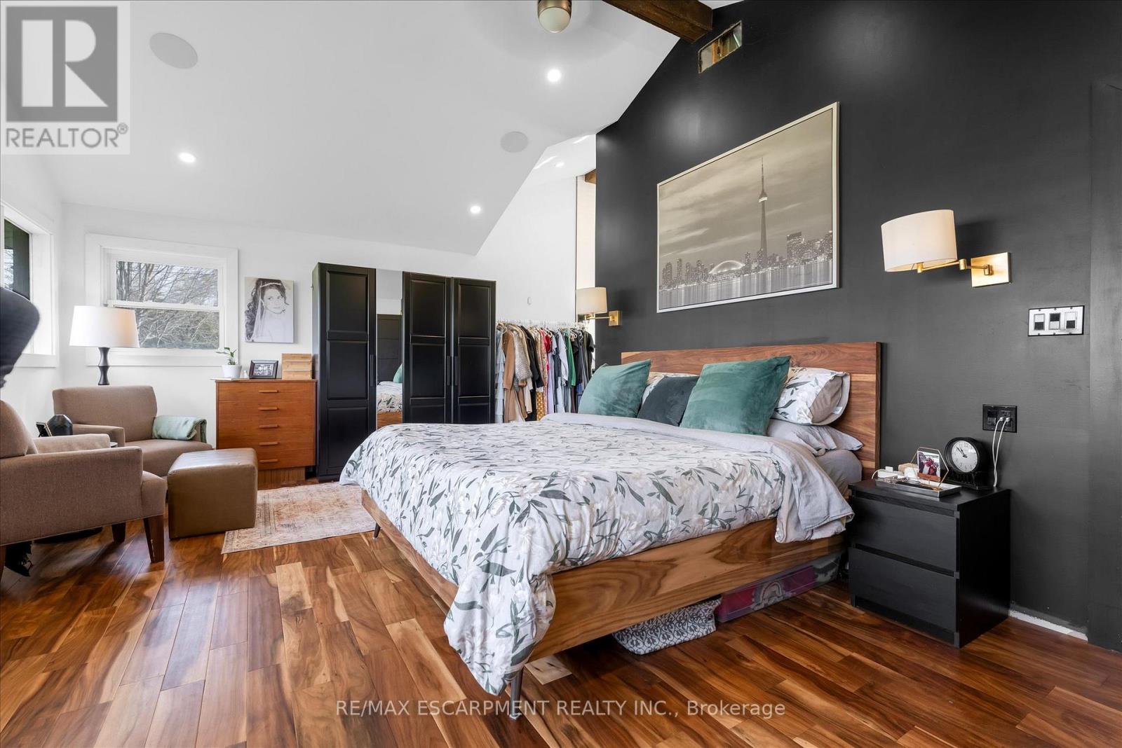 1267 THIRD ST LOUTH - 16