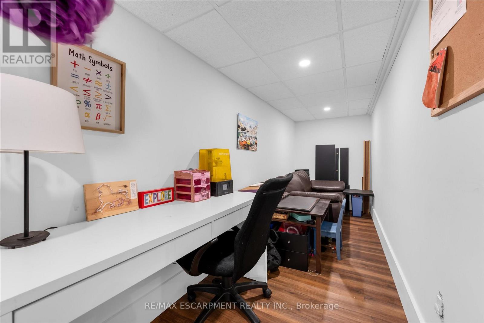 1267 THIRD ST LOUTH - 29