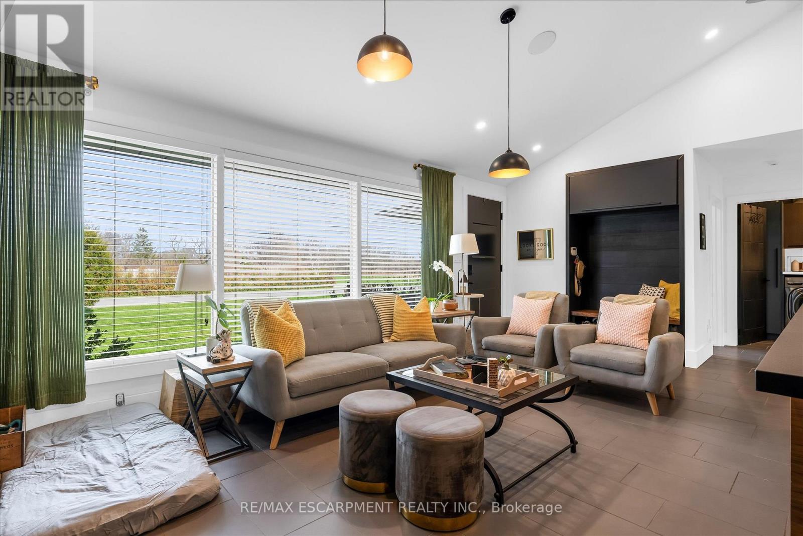 1267 THIRD ST LOUTH - 7