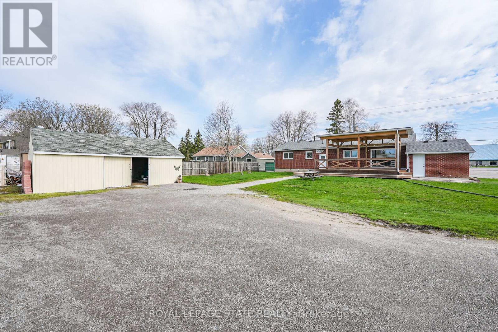 8410-8408 HIGHWAY 3 - 33