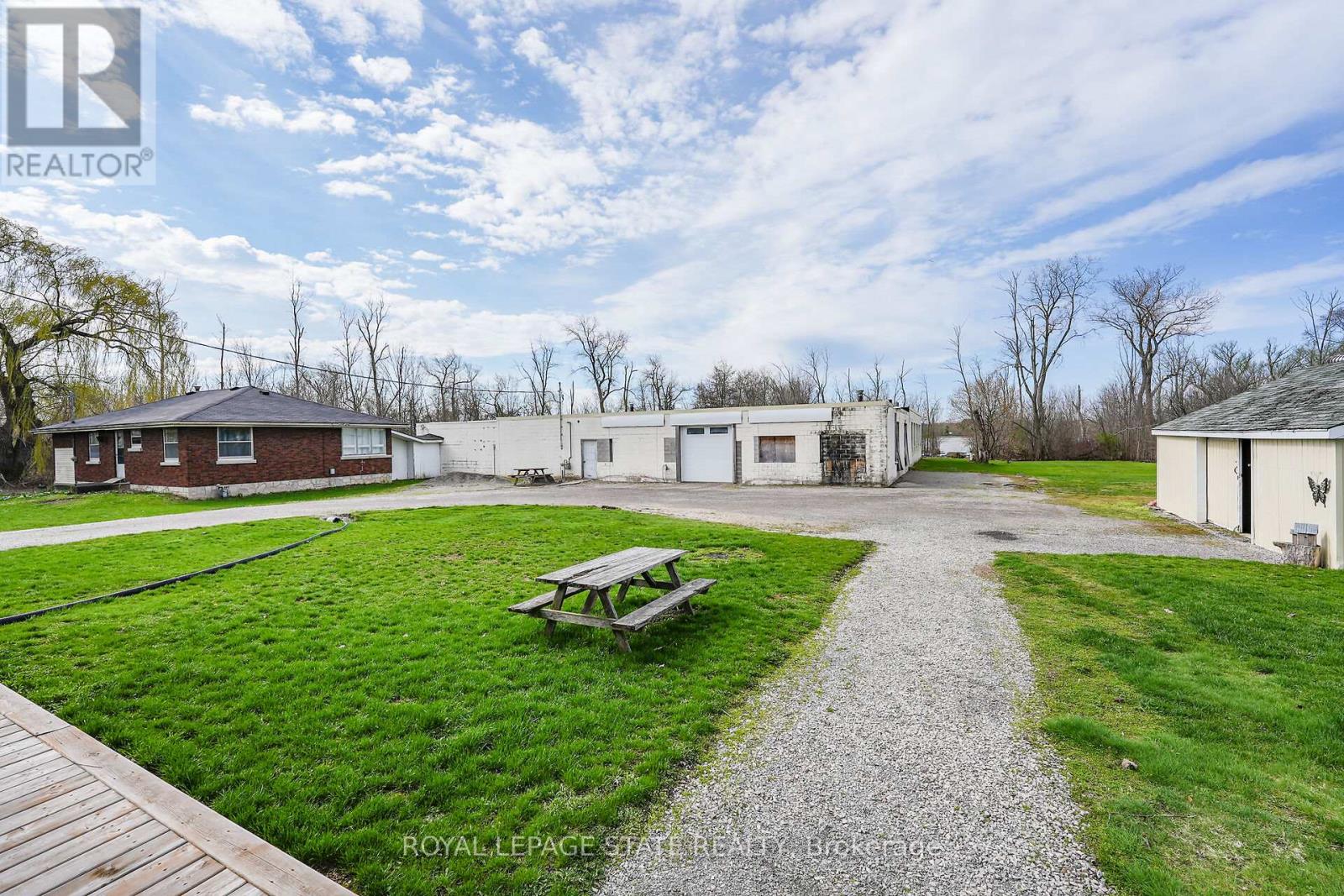 8410-8408 HIGHWAY 3 - 35