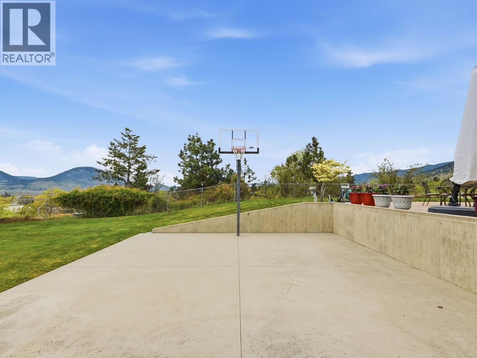  855 Ross Avenue, Penticton