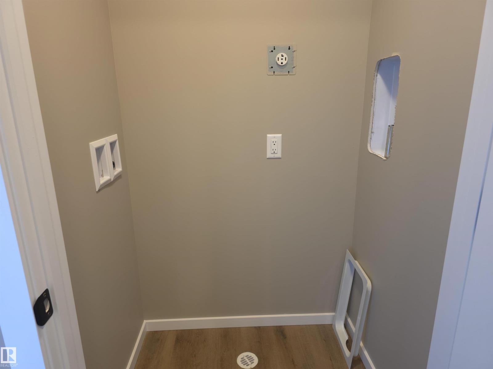 1098 MCLEOD AV, Spruce Grove