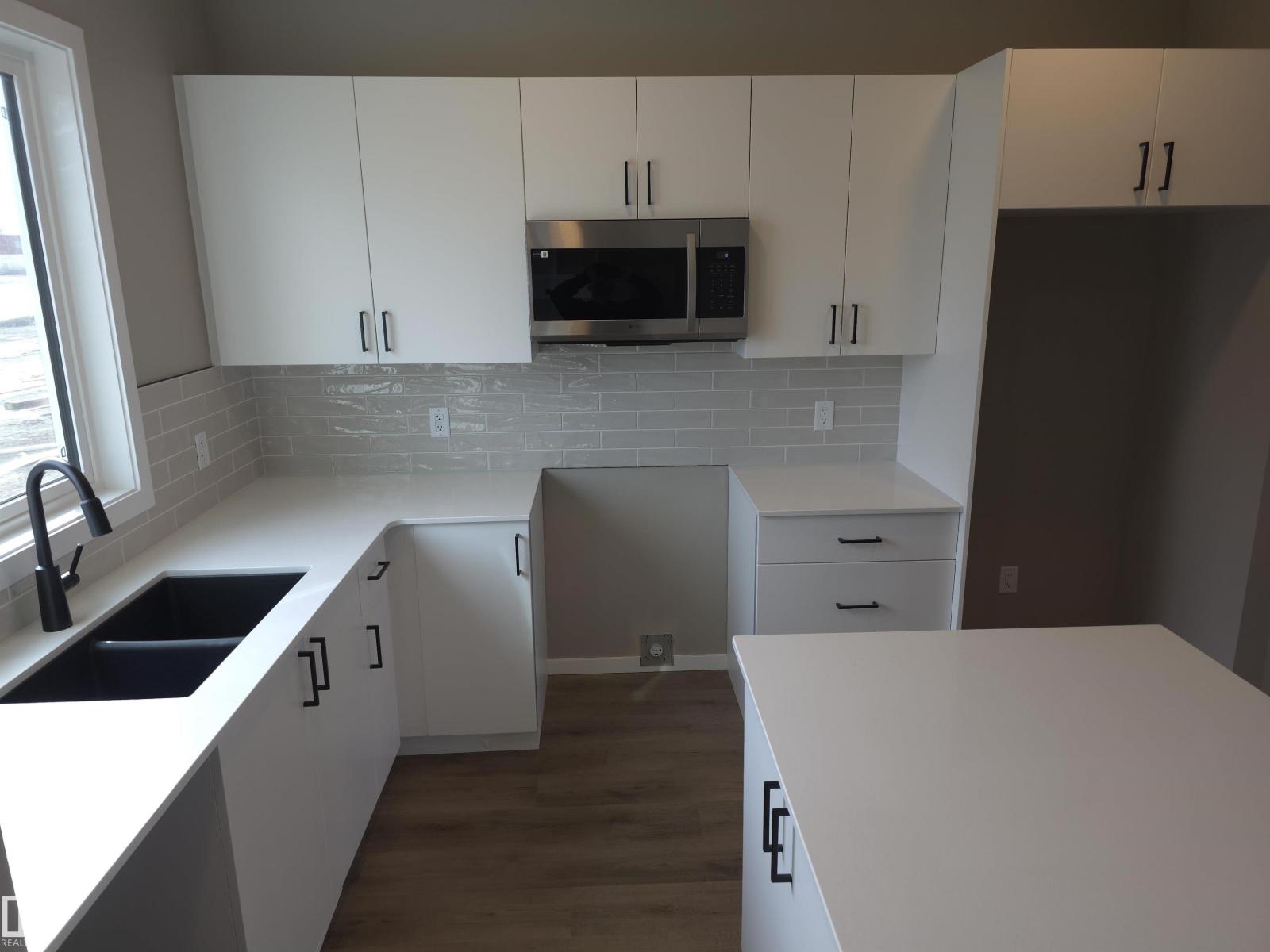 1098 MCLEOD AV, Spruce Grove