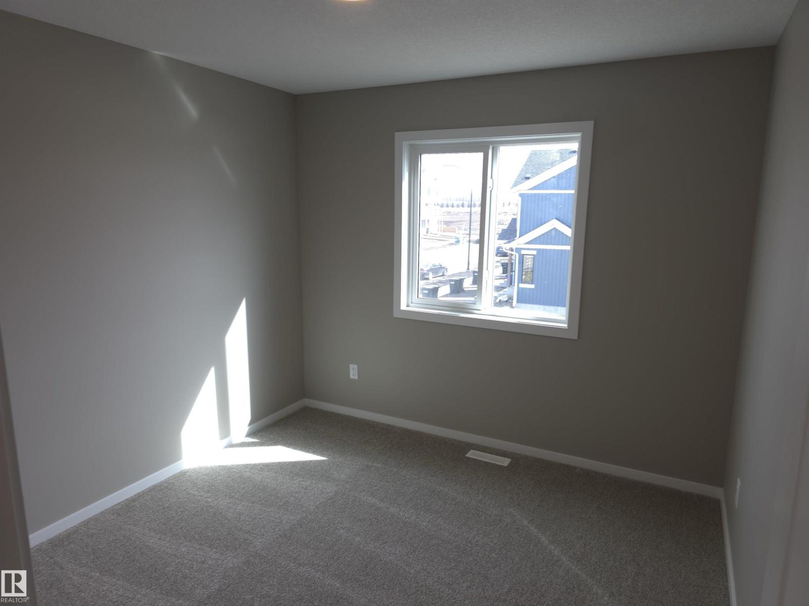 1098 MCLEOD AV, Spruce Grove