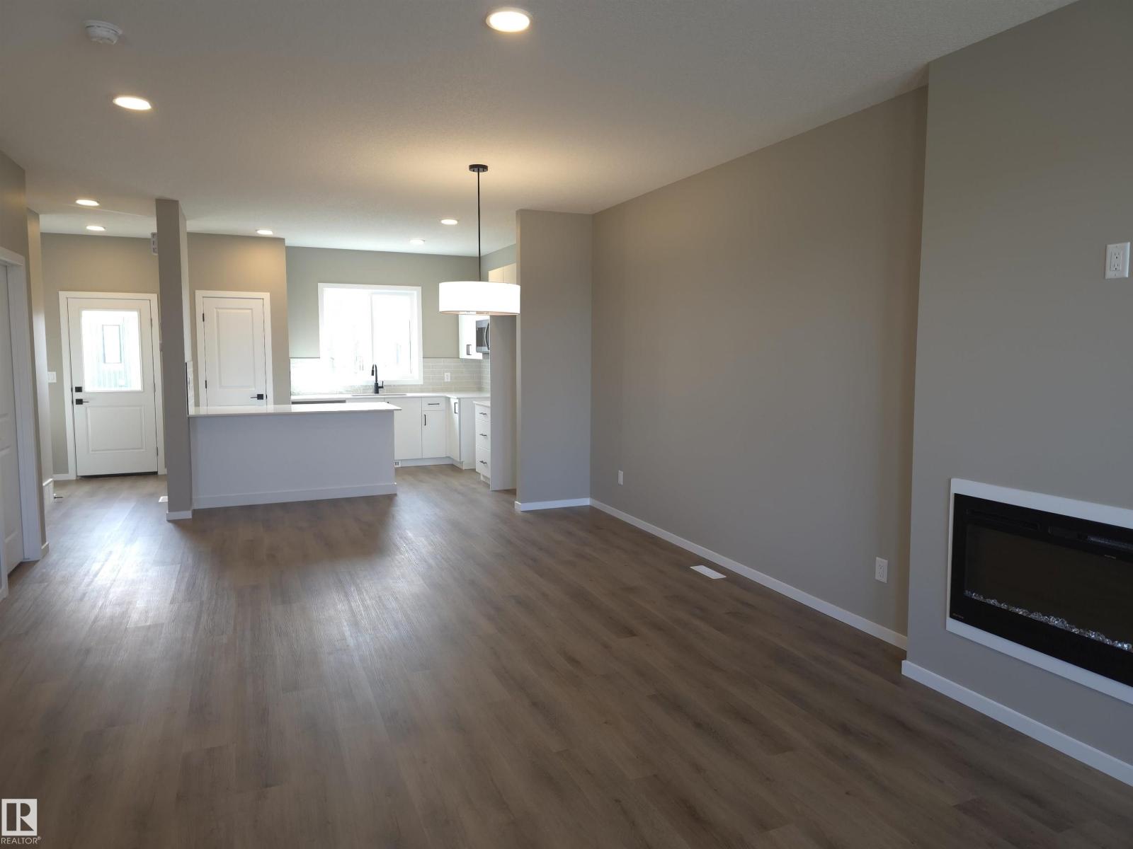 1098 MCLEOD AV, Spruce Grove