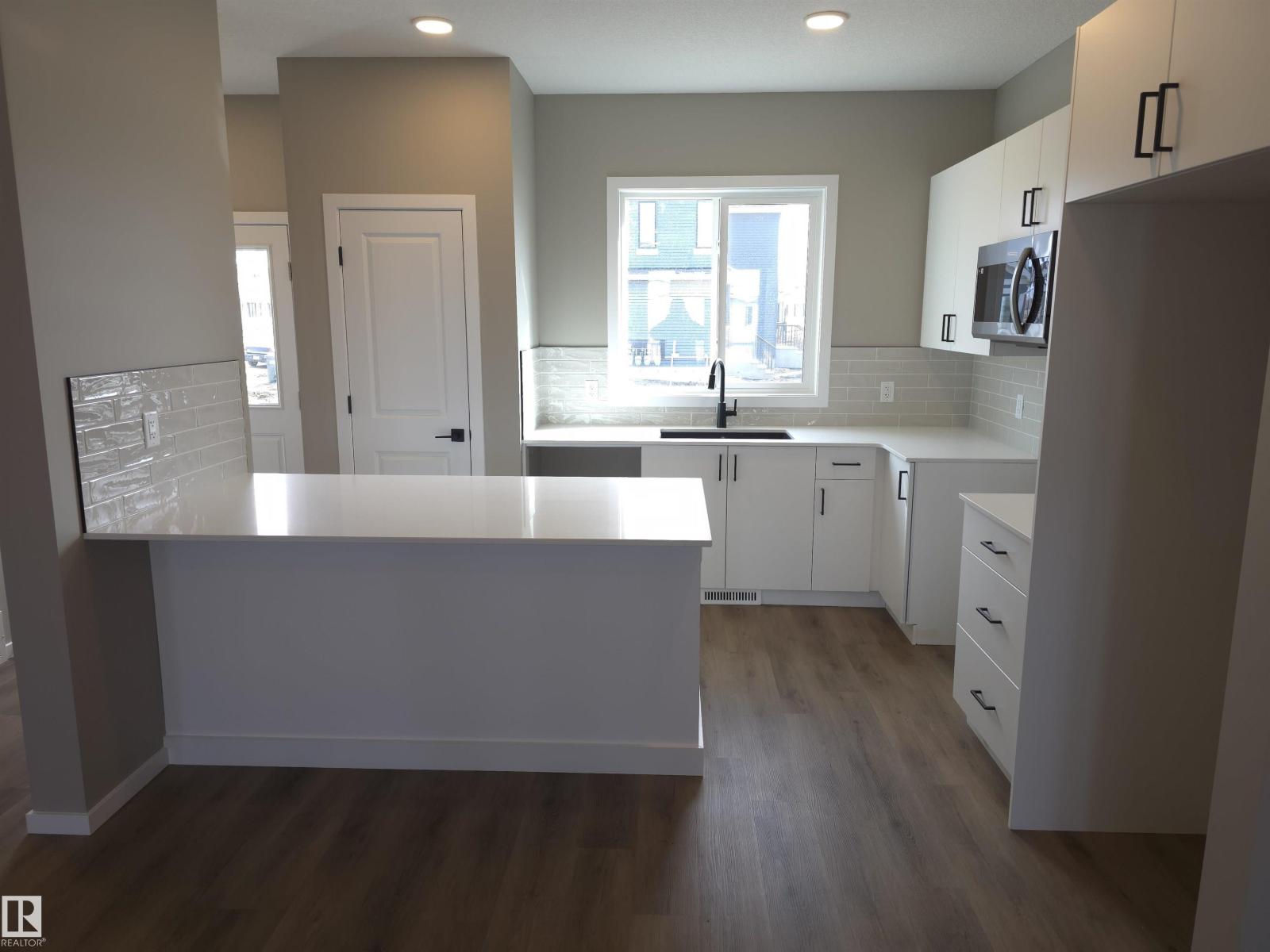 1098 MCLEOD AV, Spruce Grove