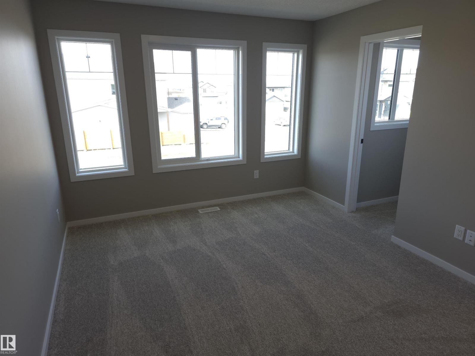 1098 MCLEOD AV, Spruce Grove