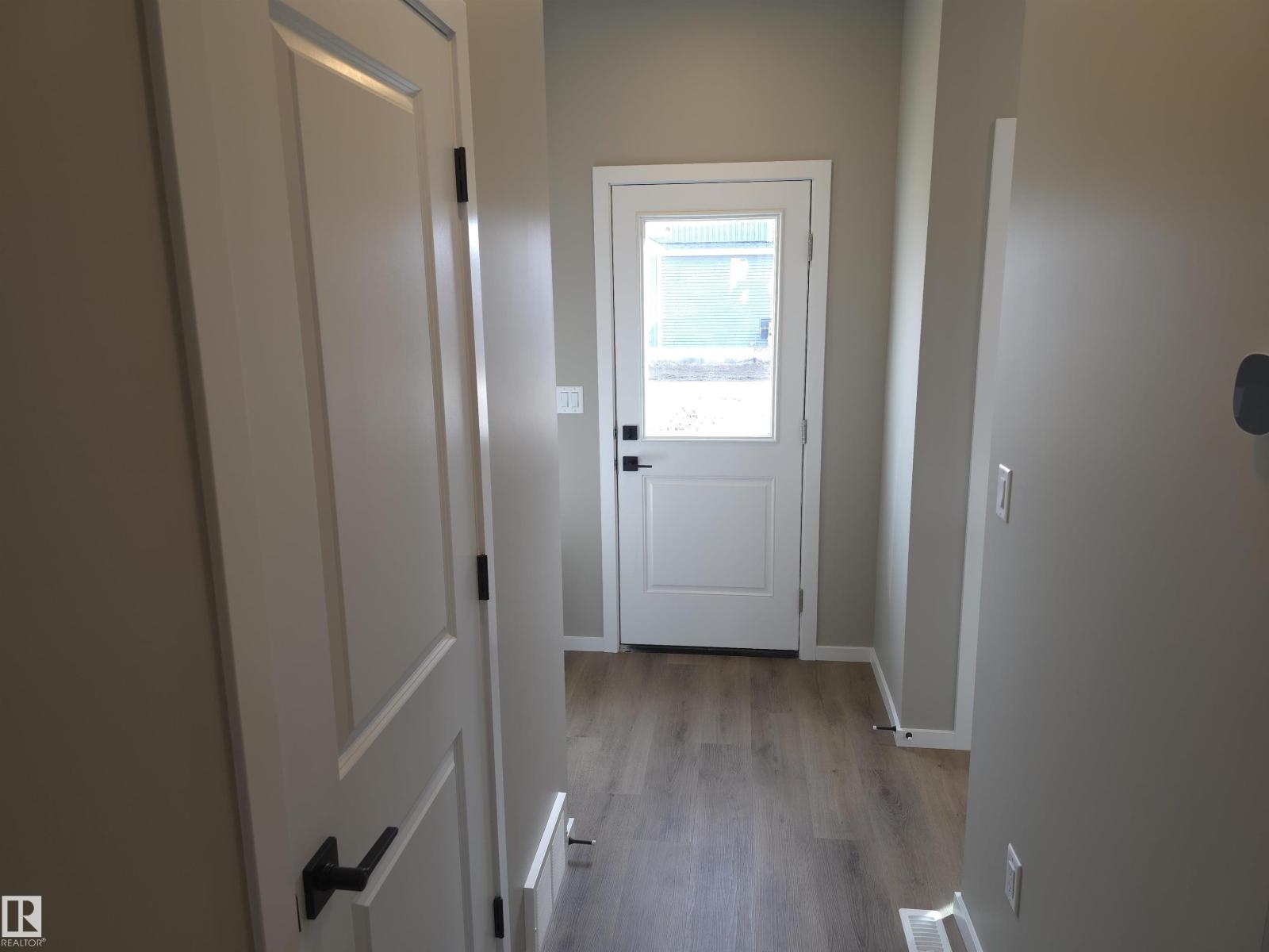 1098 MCLEOD AV, Spruce Grove