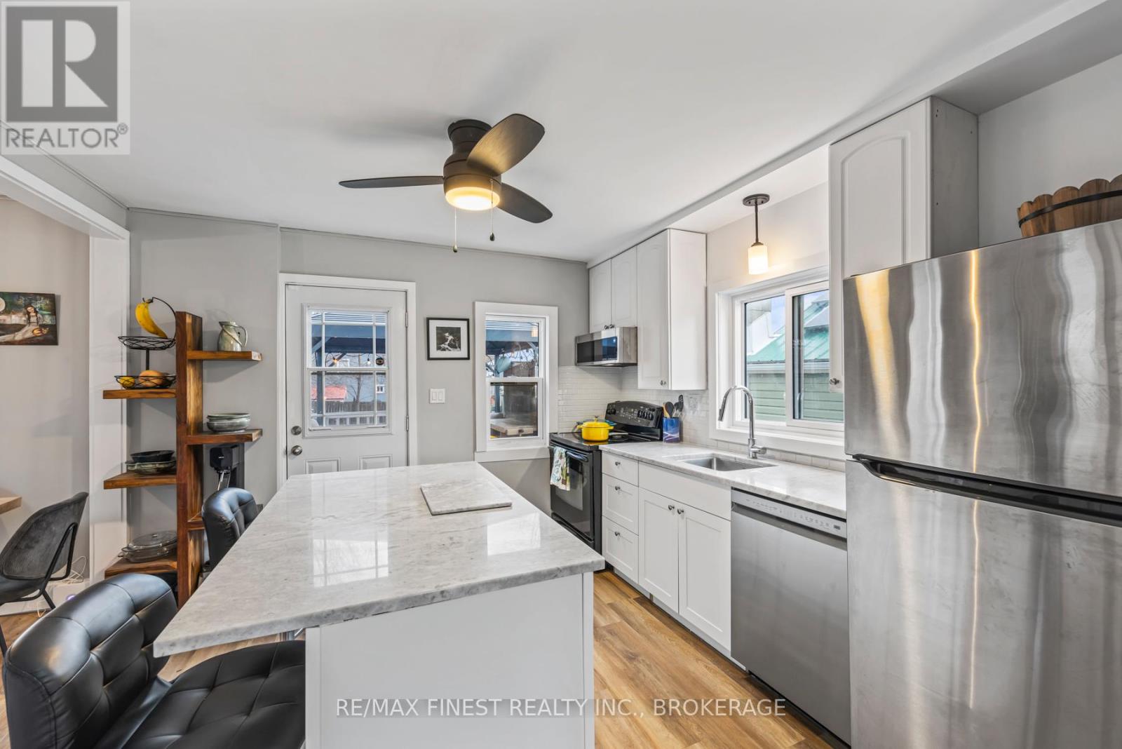 761 VICTORIA STREET - 11