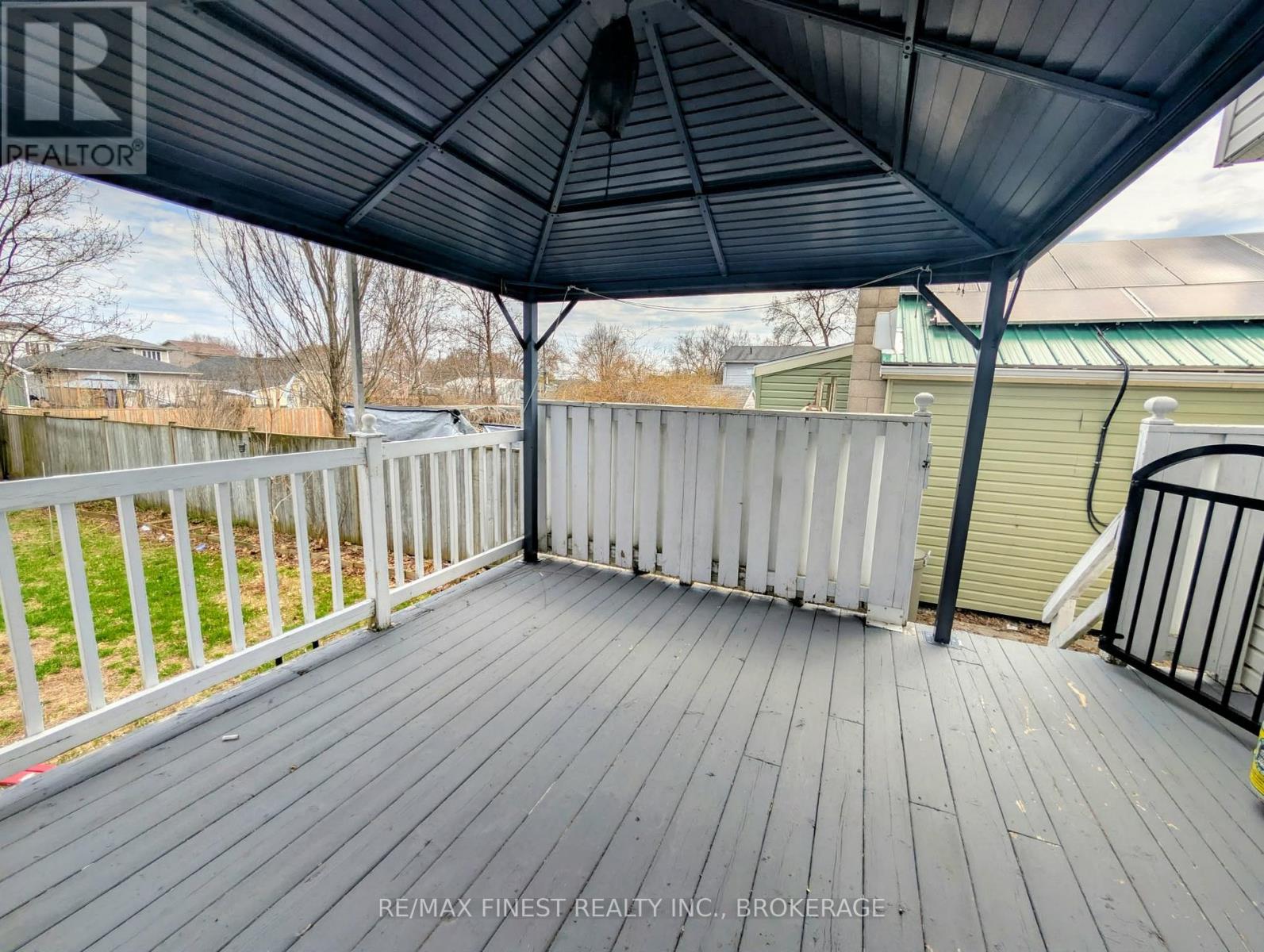 761 VICTORIA STREET - 38