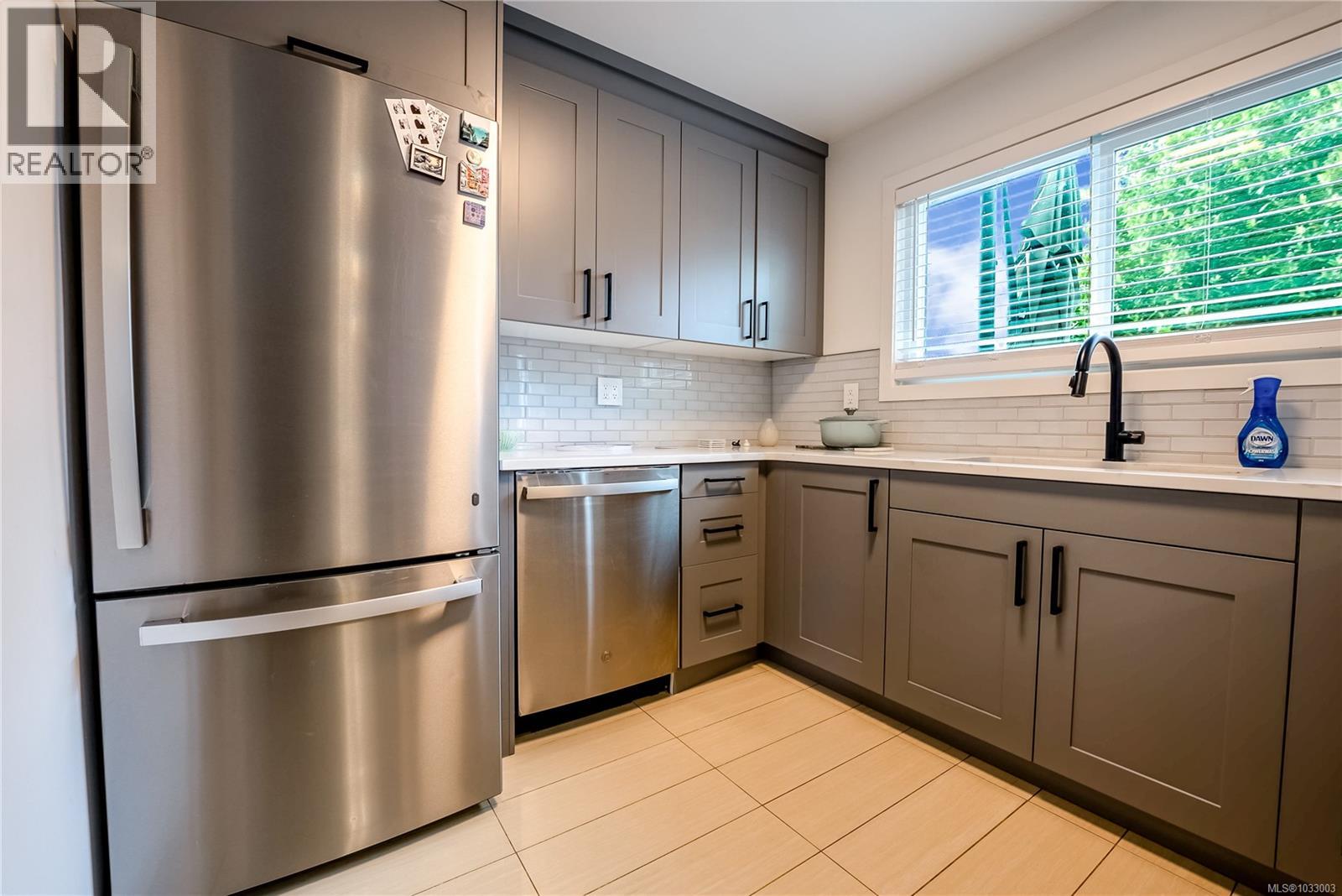 102 2860 Sooke Lake Road, Langford