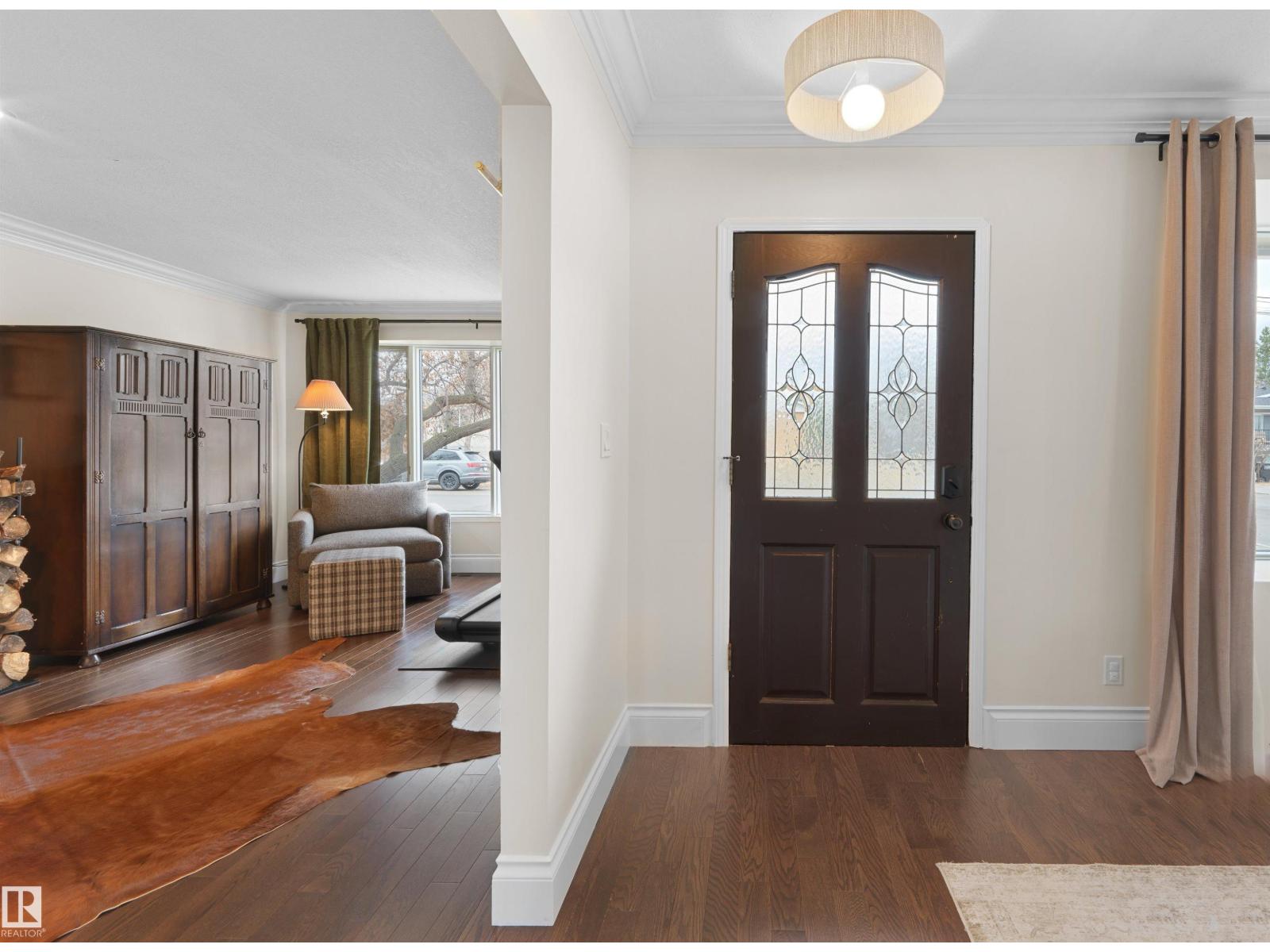 8960 77 AV NW, Edmonton