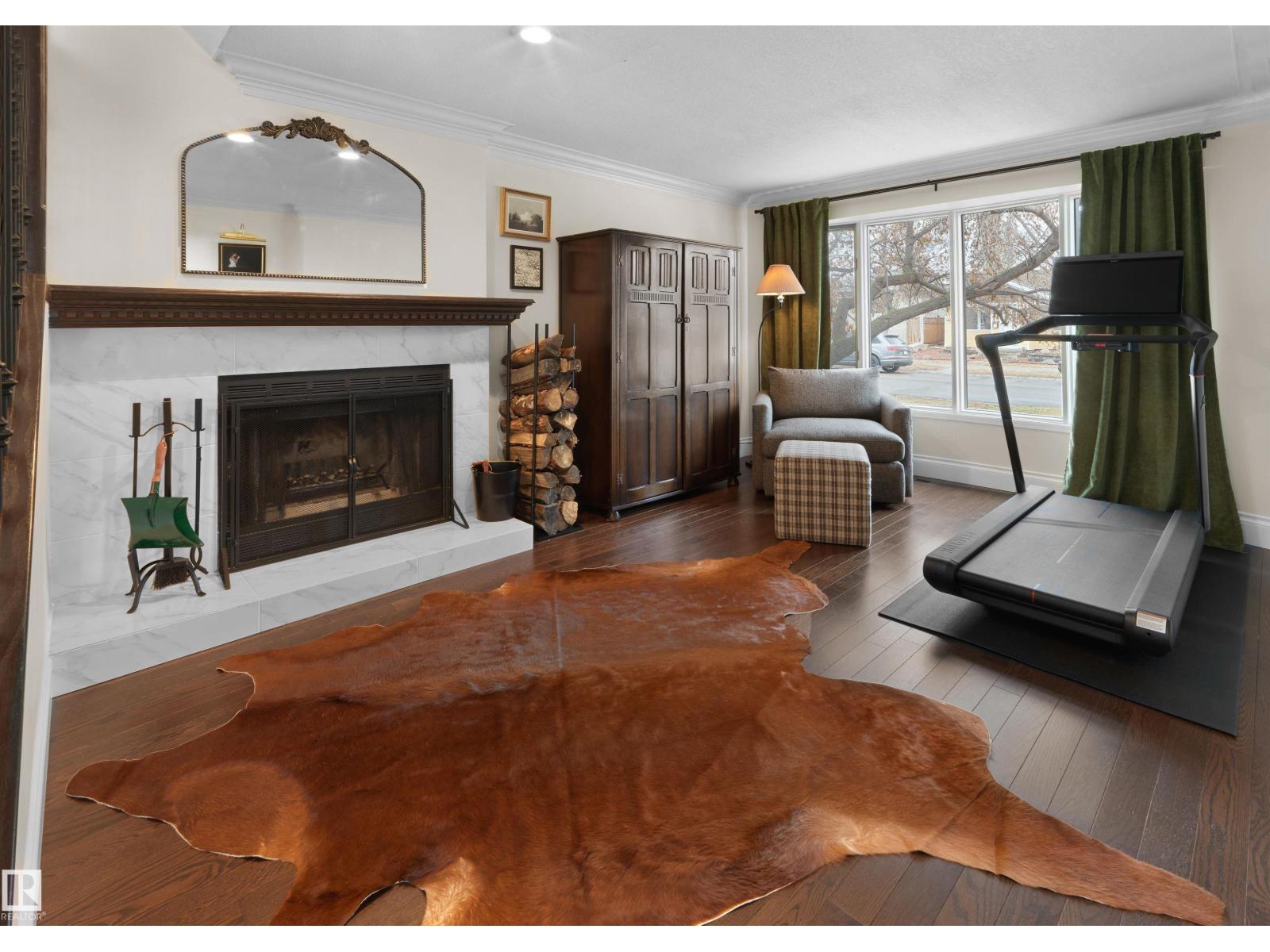 8960 77 AV NW, Edmonton