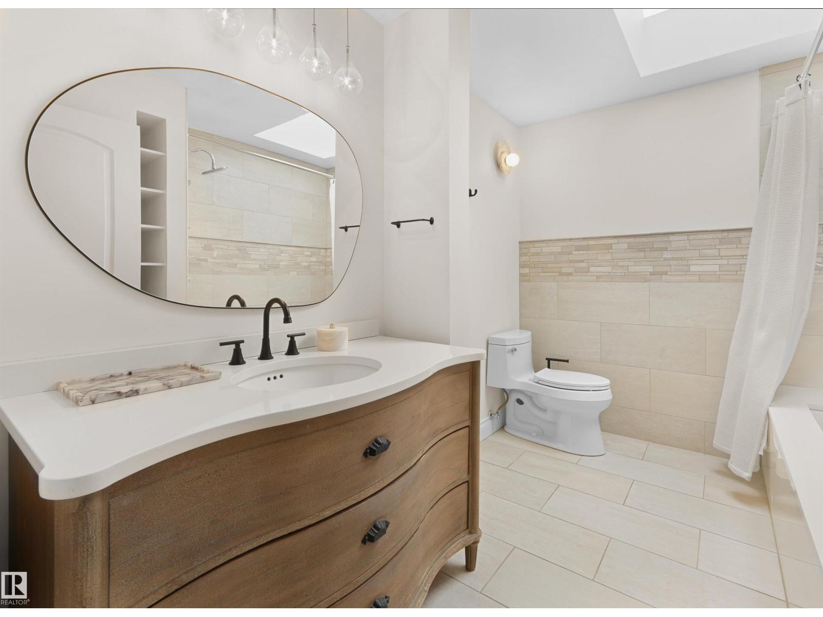 8960 77 AV NW, Edmonton