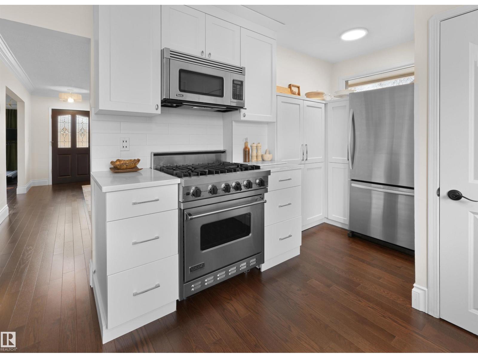 8960 77 AV NW, Edmonton